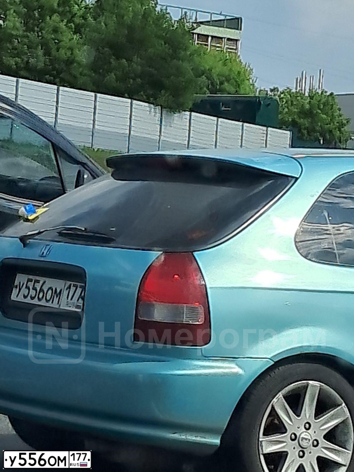 Фото автомобиля HONDA CIVIC, 1999 — госномер У556ОМ177. Цвет: СВЕТЛО-ЗЕЛЕНЫЙ