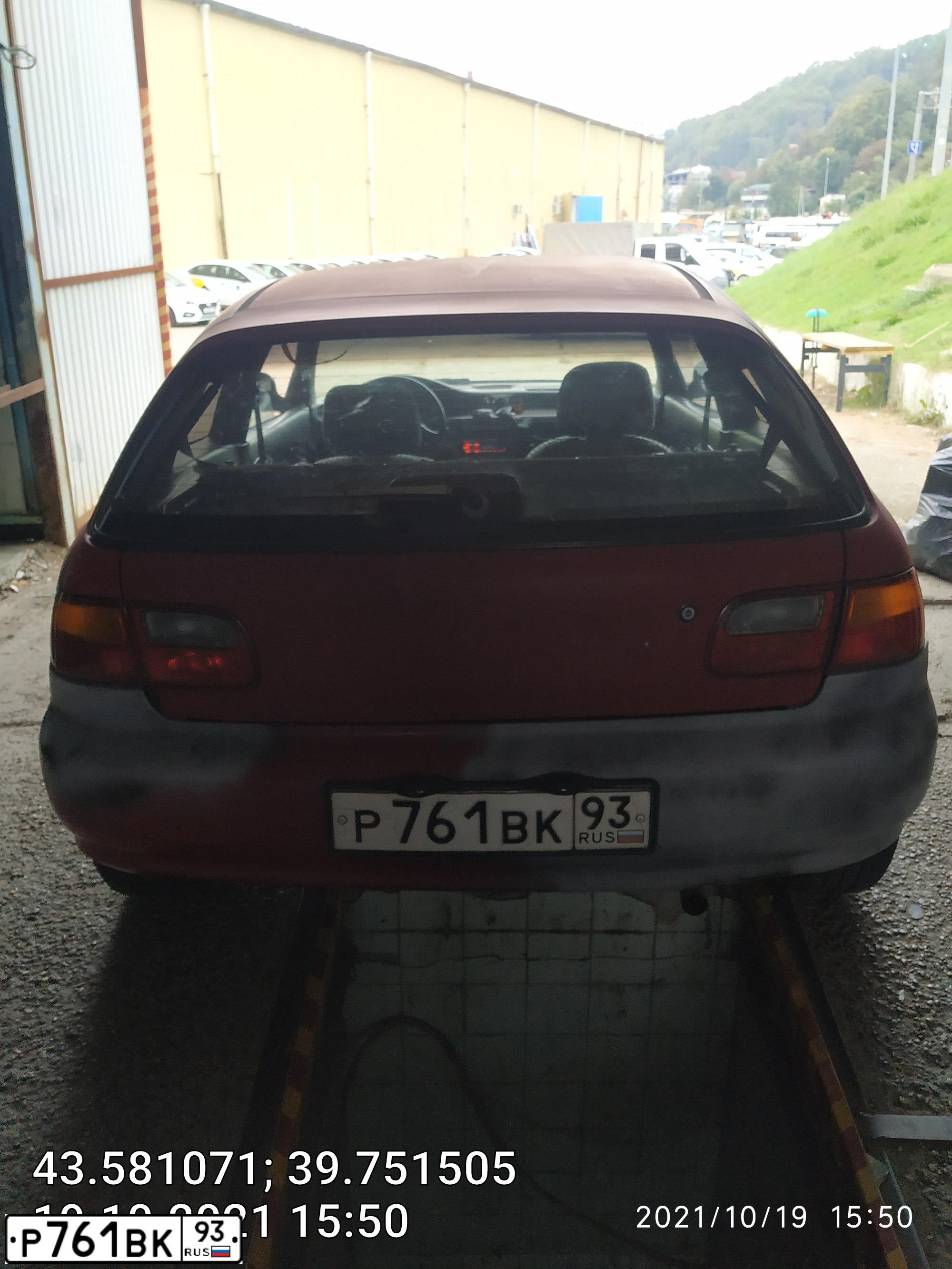 Фото автомобиля HONDA CIVIC, 1995 — госномер Р761ВК93. Цвет: Красный