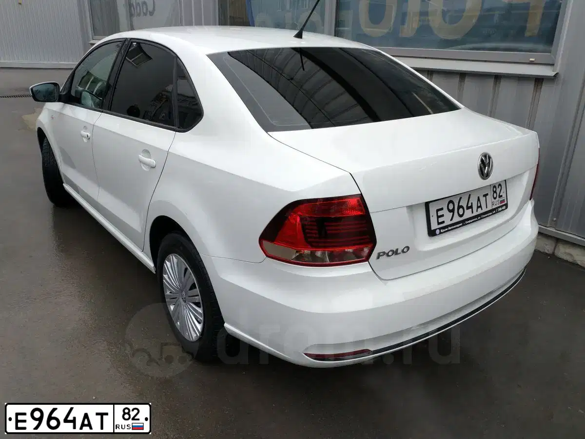Фото автомобиля ФОЛЬКСВАГЕН POLO, 2016 — госномер Е964АТ82. Цвет: БЕЛЫЙ