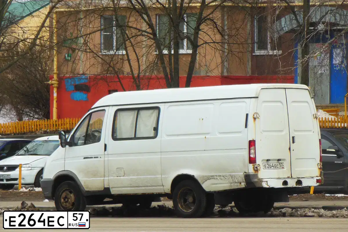 Фото автомобиля ГАЗ 2705, 2010 — госномер Е651СР57. Цвет: Белый