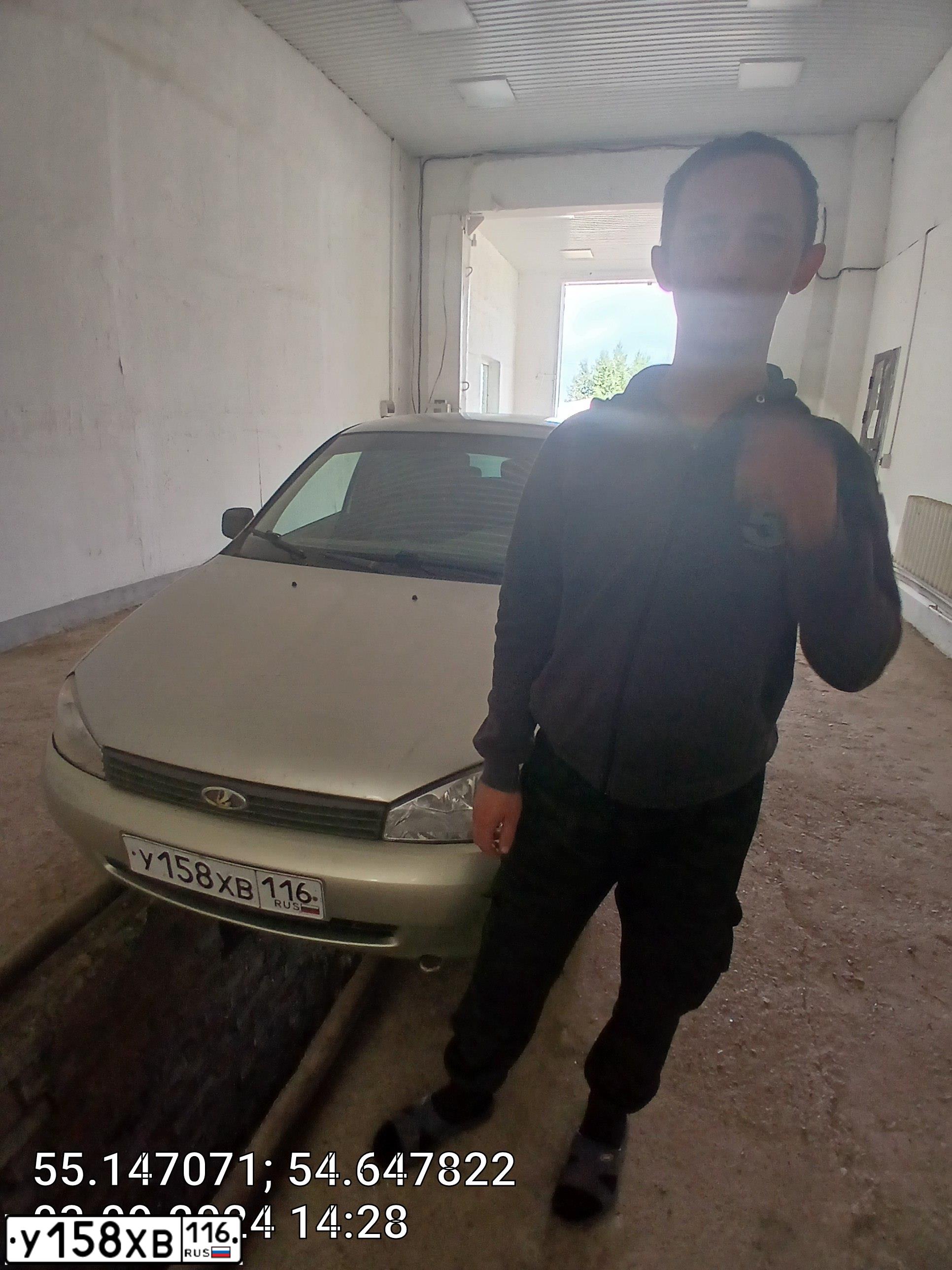 Фото автомобиля LADA KALINA, 2011 — госномер М349НС702. Цвет: БЕЛО-ЖЕЛТЫЙ ПЕРЛАМУТРОВЫЙ