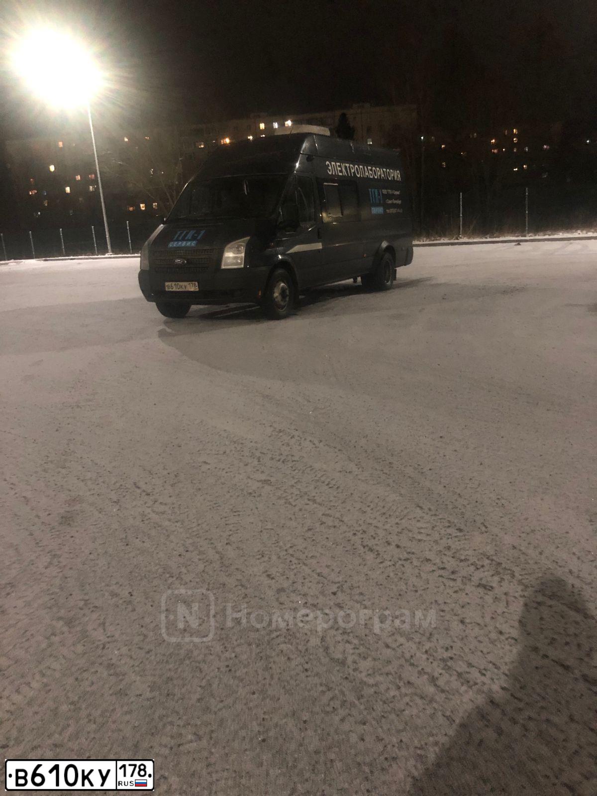Фото автомобиля IVECO DAILY, 2012 — госномер К852ЕУ977. Цвет: Белый