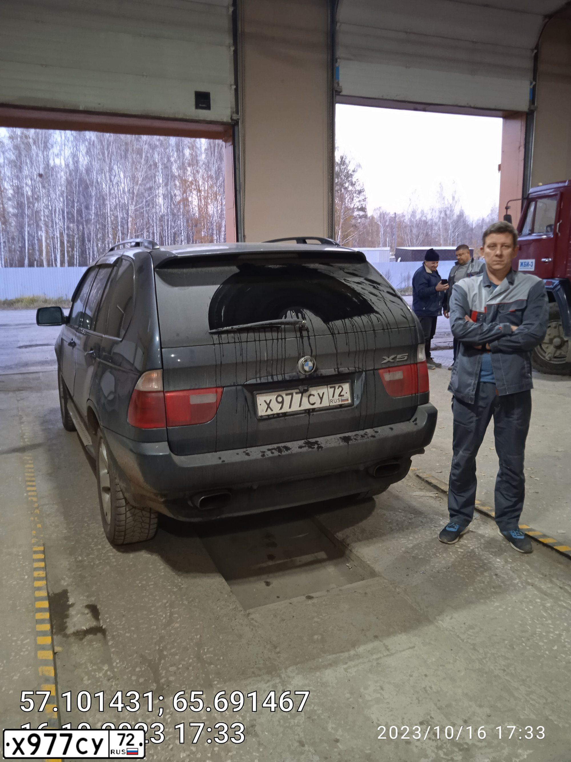 Фото автомобиля BMW X5, 2005 — госномер С808ХС72. Цвет: синий