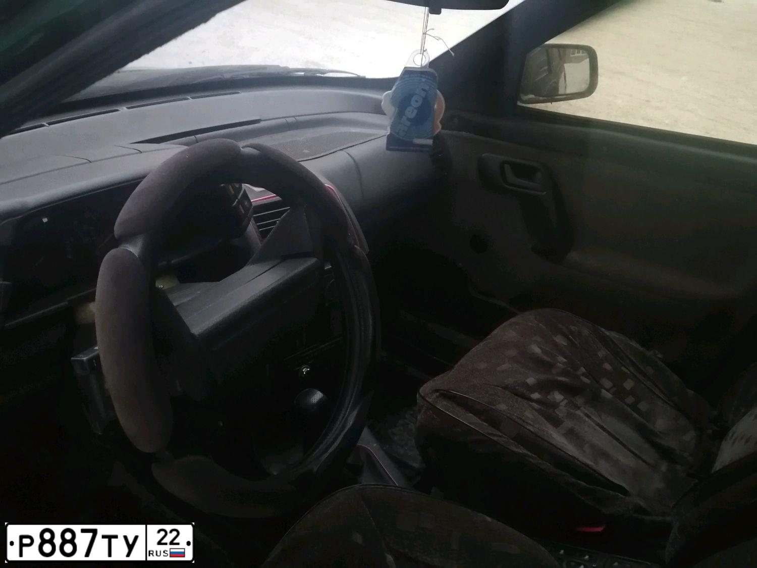 Фото автомобиля LADA 2112, 2001 — госномер В965МР22. Цвет: СЕРЕБРИСТЫЙ ЯРКО-ЗЕЛЕНЫЙ