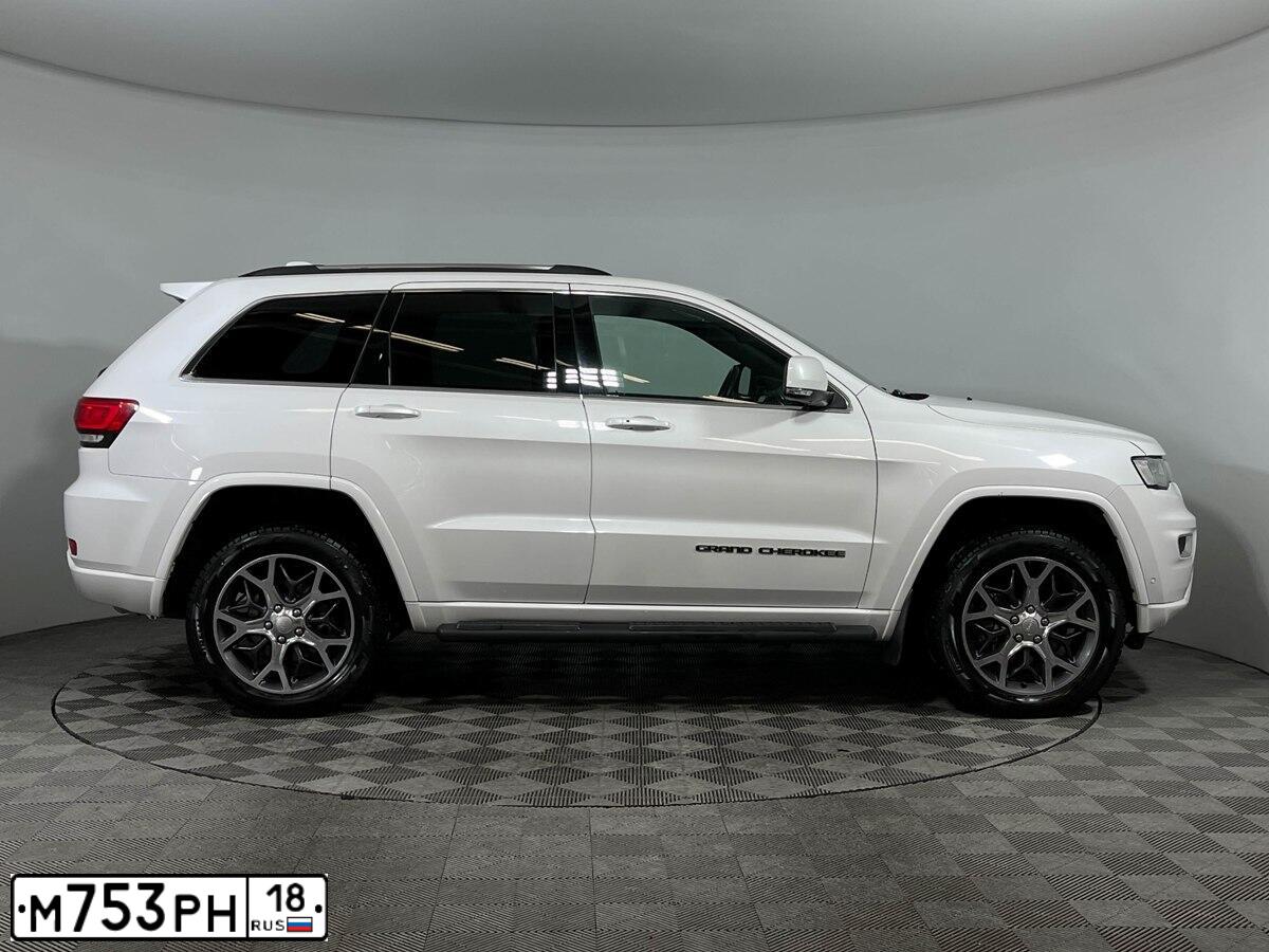 Фото автомобиля JEEP GRAND CHEROKEE, 2019 — госномер Т737АН198. Цвет: Белый