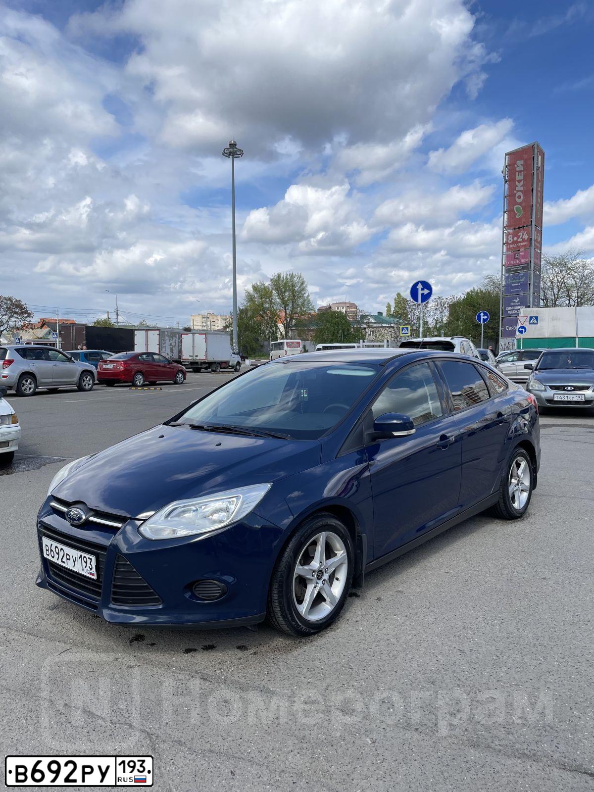 Фото автомобиля FORD FOCUS, 2012 — госномер В692РУ193. Цвет: Темно-синий