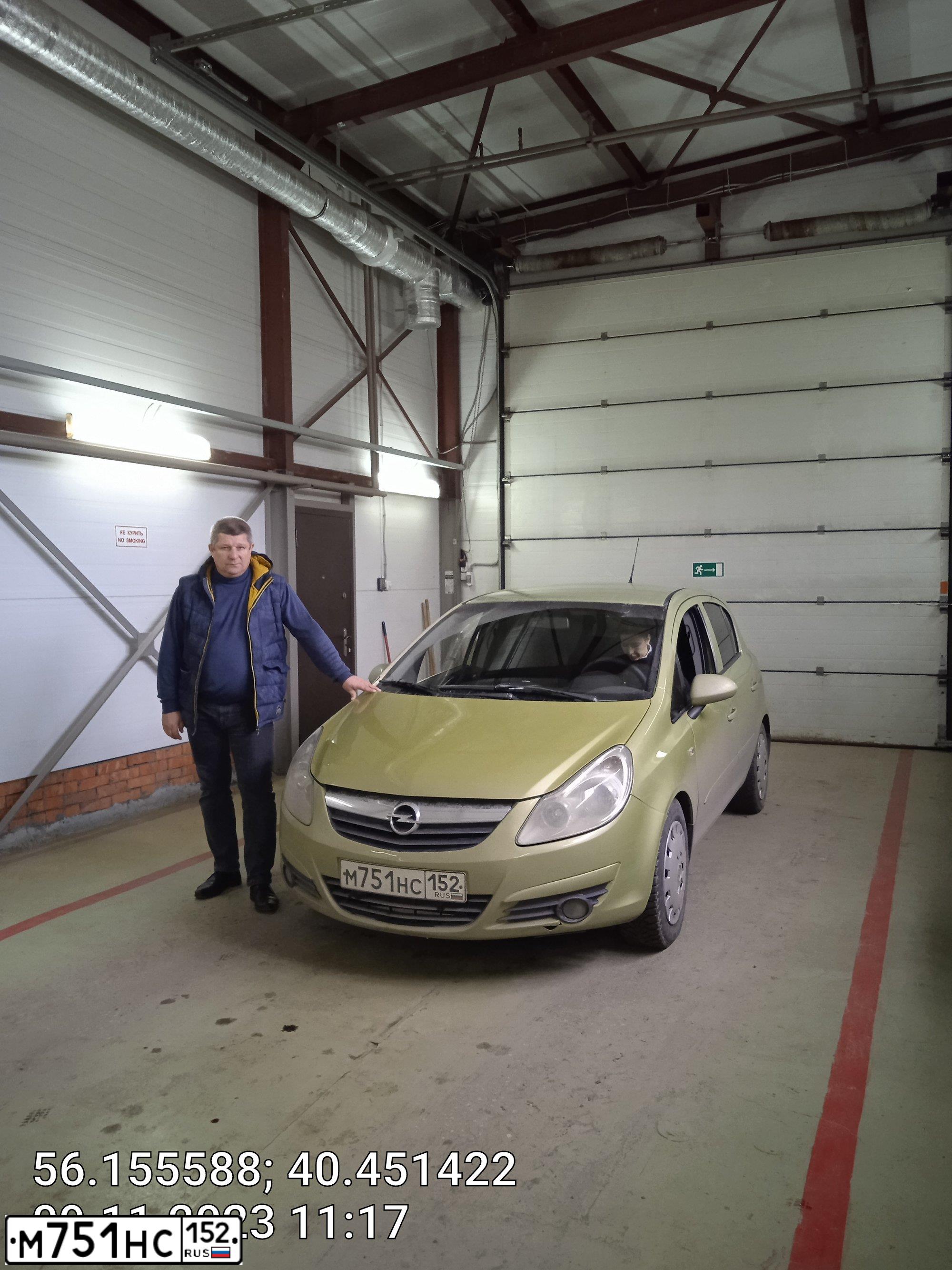 Фото автомобиля OPEL CORSA, 2007 — госномер Е449УХ33. Цвет: СВЕТЛО-ЗЕЛЕНЫЙ