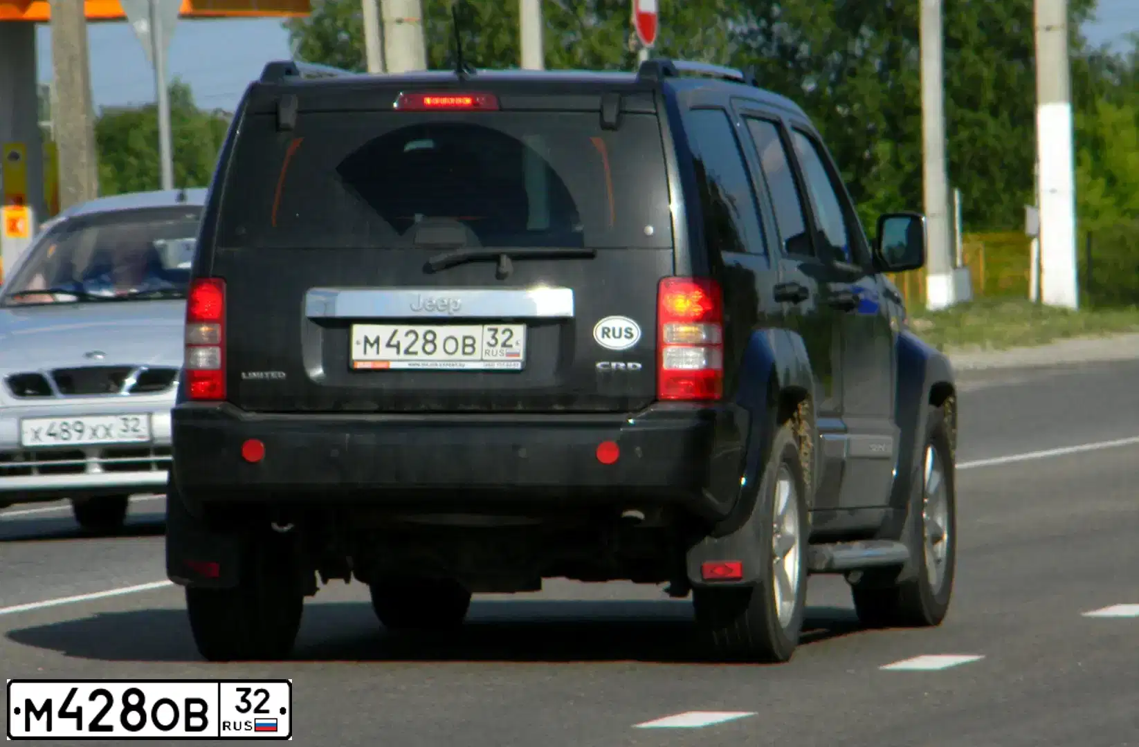 Фото автомобиля JEEP CHEROKEE, 2011 — госномер В376СТ750. Цвет: ЧЕРНЫЙ