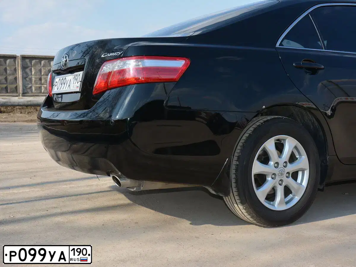 Фото автомобиля TOYOTA CAMRY, 2011 — госномер Р099УА190. Цвет: ЧЕРНЫЙ