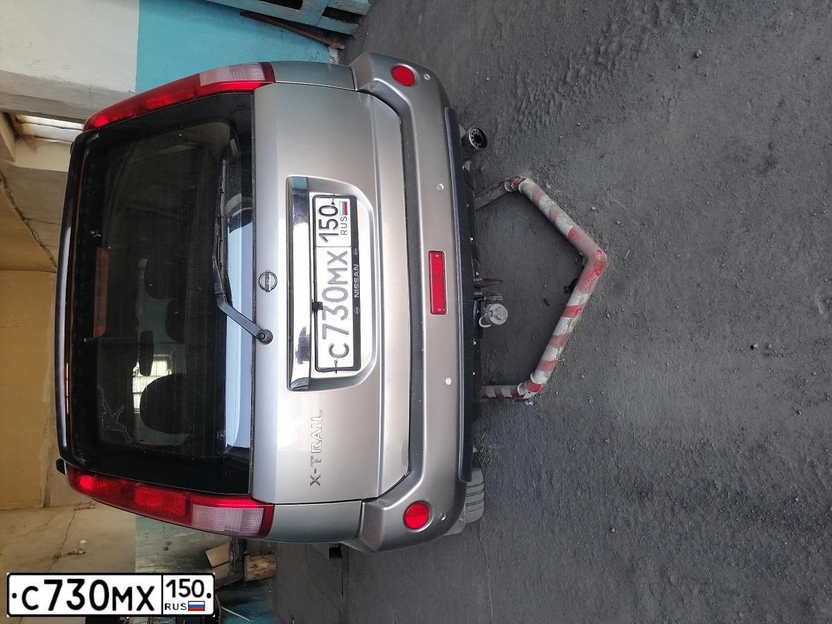 Фото автомобиля NISSAN X-TRAIL, 2005 — госномер С730МХ150. Цвет: Серый