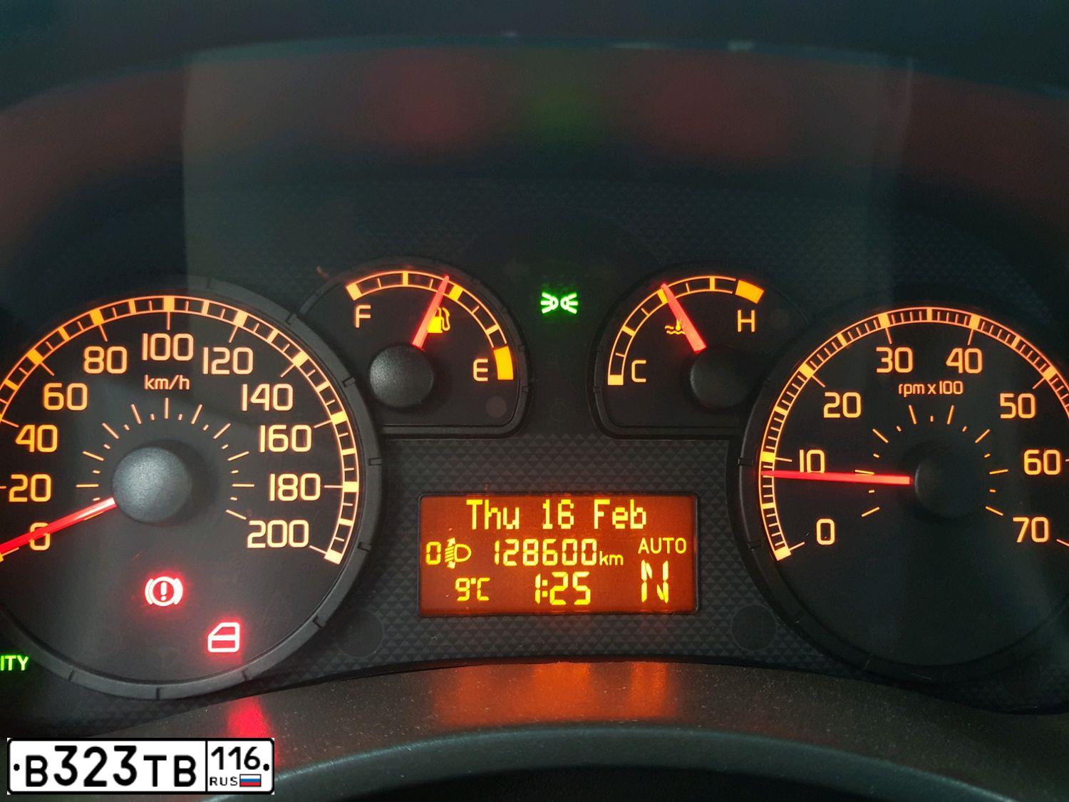 Фото автомобиля FIAT PANDA, 2008 — госномер В323ТВ116. Цвет: голубой