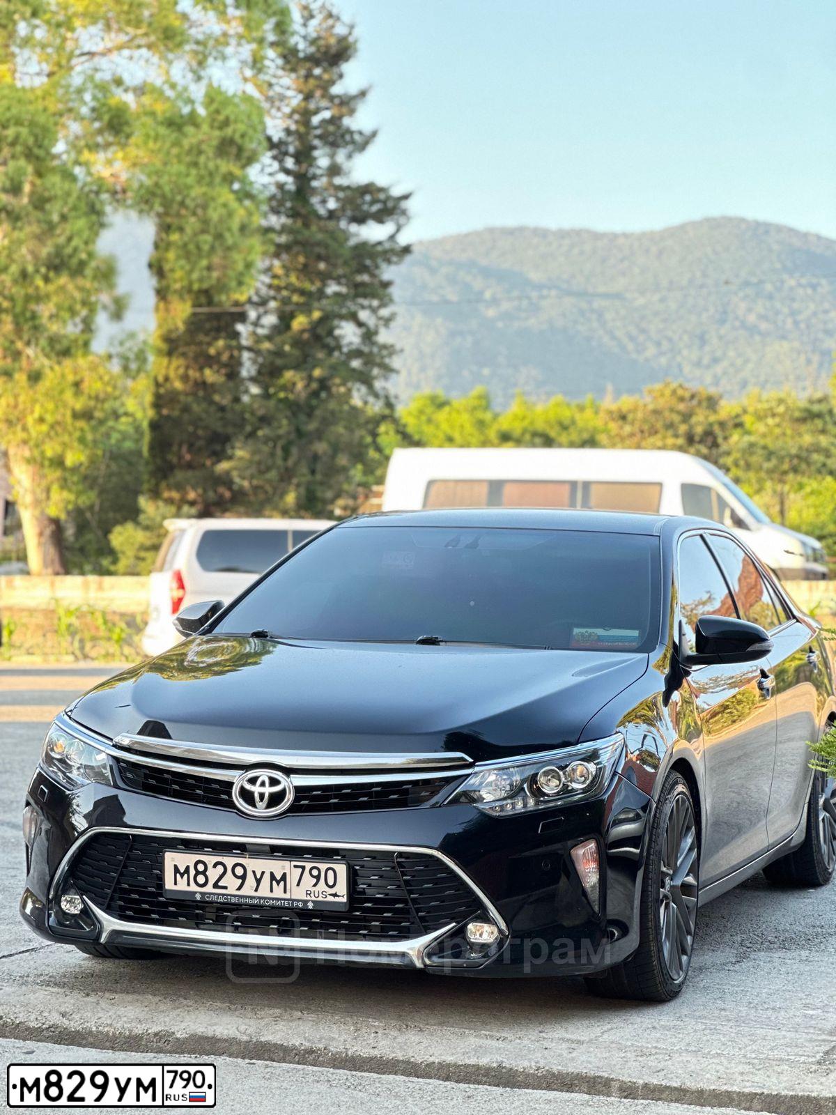 Фото автомобиля TOYOTA CAMRY, 2016 — госномер Н100ОС790. Цвет: ЧЕРНЫЙ