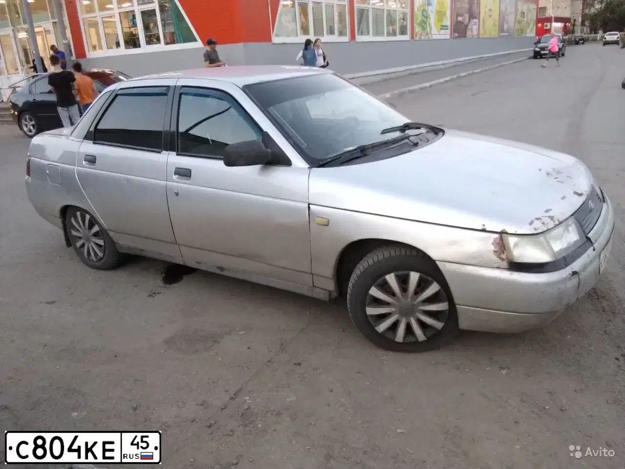 Фото автомобиля LADA 2110, 2004 — госномер С804КЕ45. Цвет: СВЕТЛО-СЕРЕБРИСТ МЕТАЛЛ