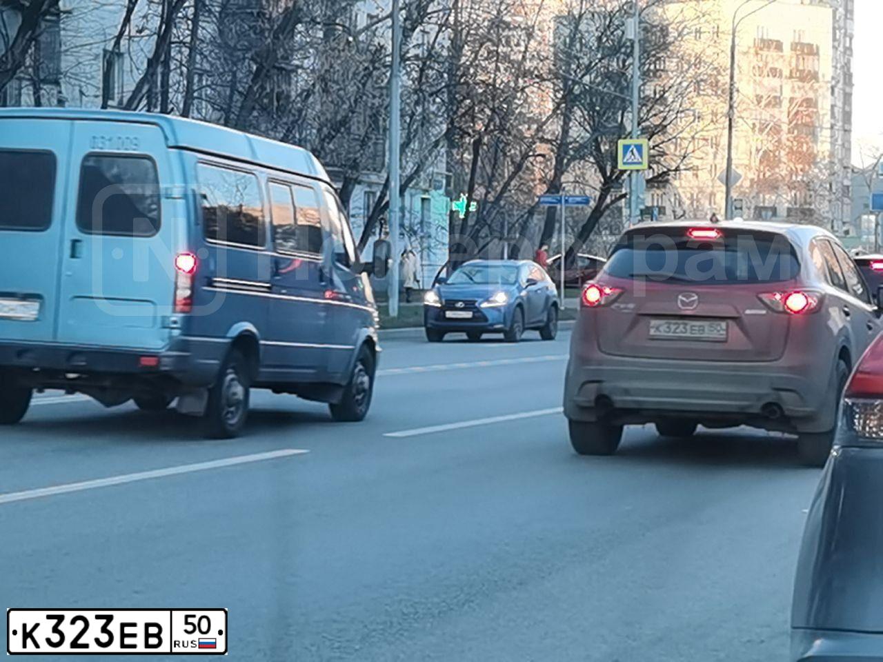 Фото автомобиля MAZDA CX-5, 2013 — госномер К323ЕВ50. Цвет: КРАСНЫЙ