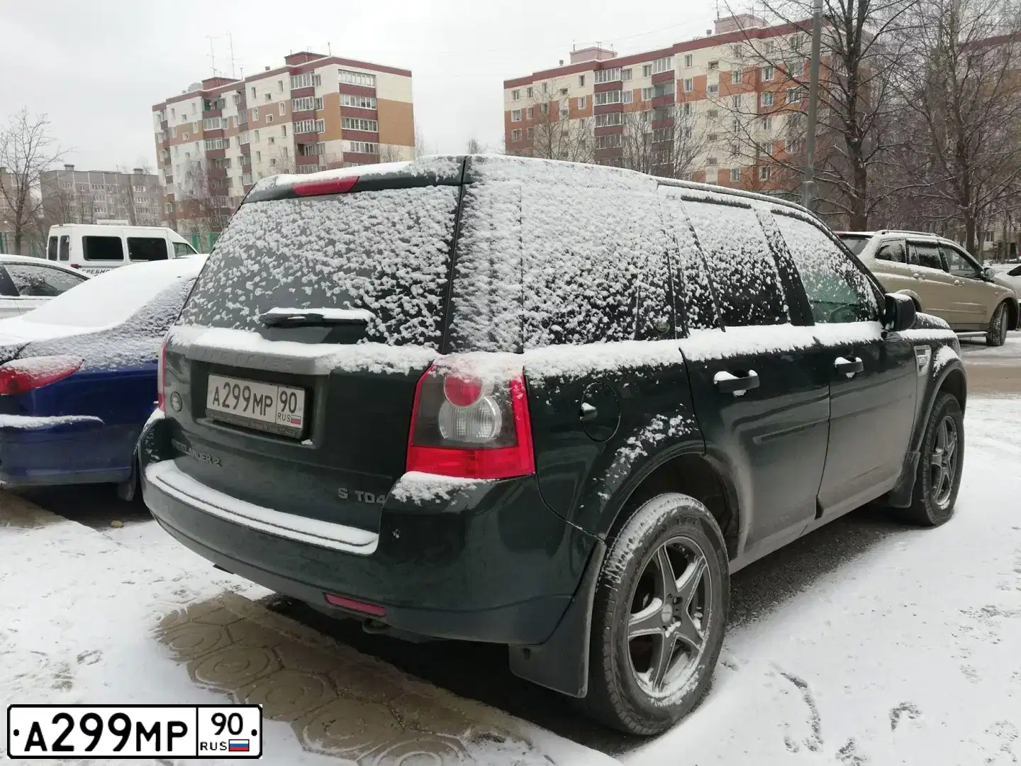 Фото автомобиля LANDROVER FREELANDER, 2009 — госномер У773НР790. Цвет: Темно-зеленый