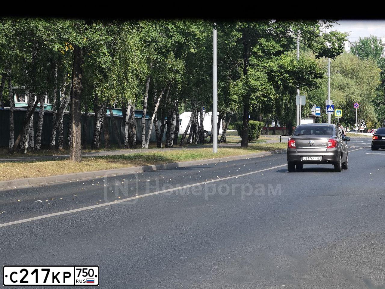 Фото автомобиля PORSCHE CAYENNE, 2005 — госномер А151МО77. Цвет: ЧЕРНЫЙ