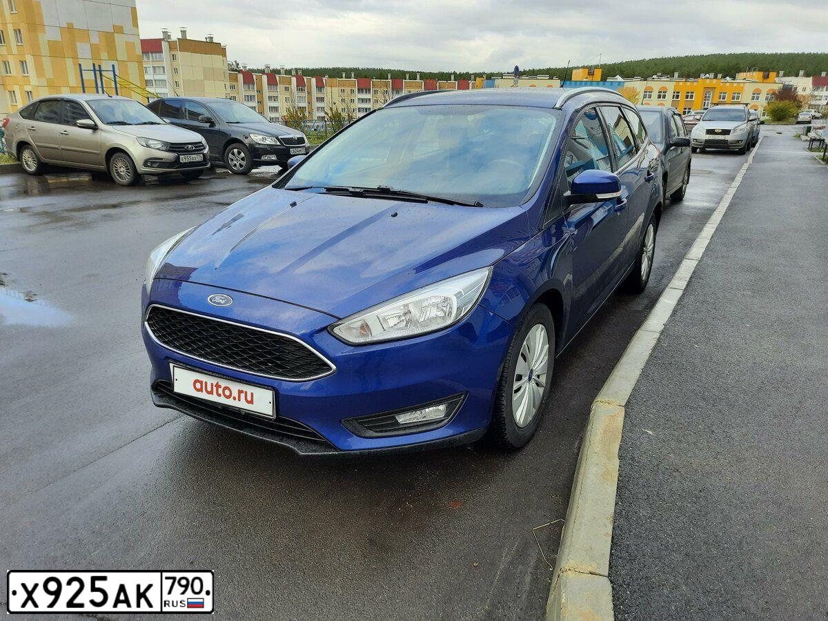 Фото автомобиля FORD FOCUS, 2017 — госномер Е059ВН774. Цвет: синий