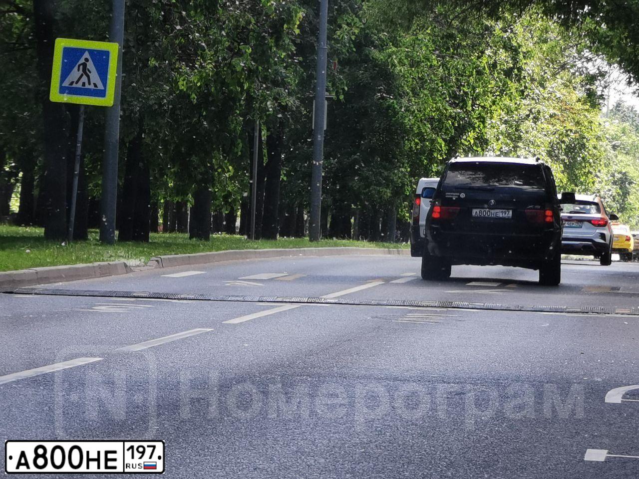 Фото автомобиля BMW X5, 2004 — госномер А800НЕ197. Цвет: ЧЕРНЫЙ