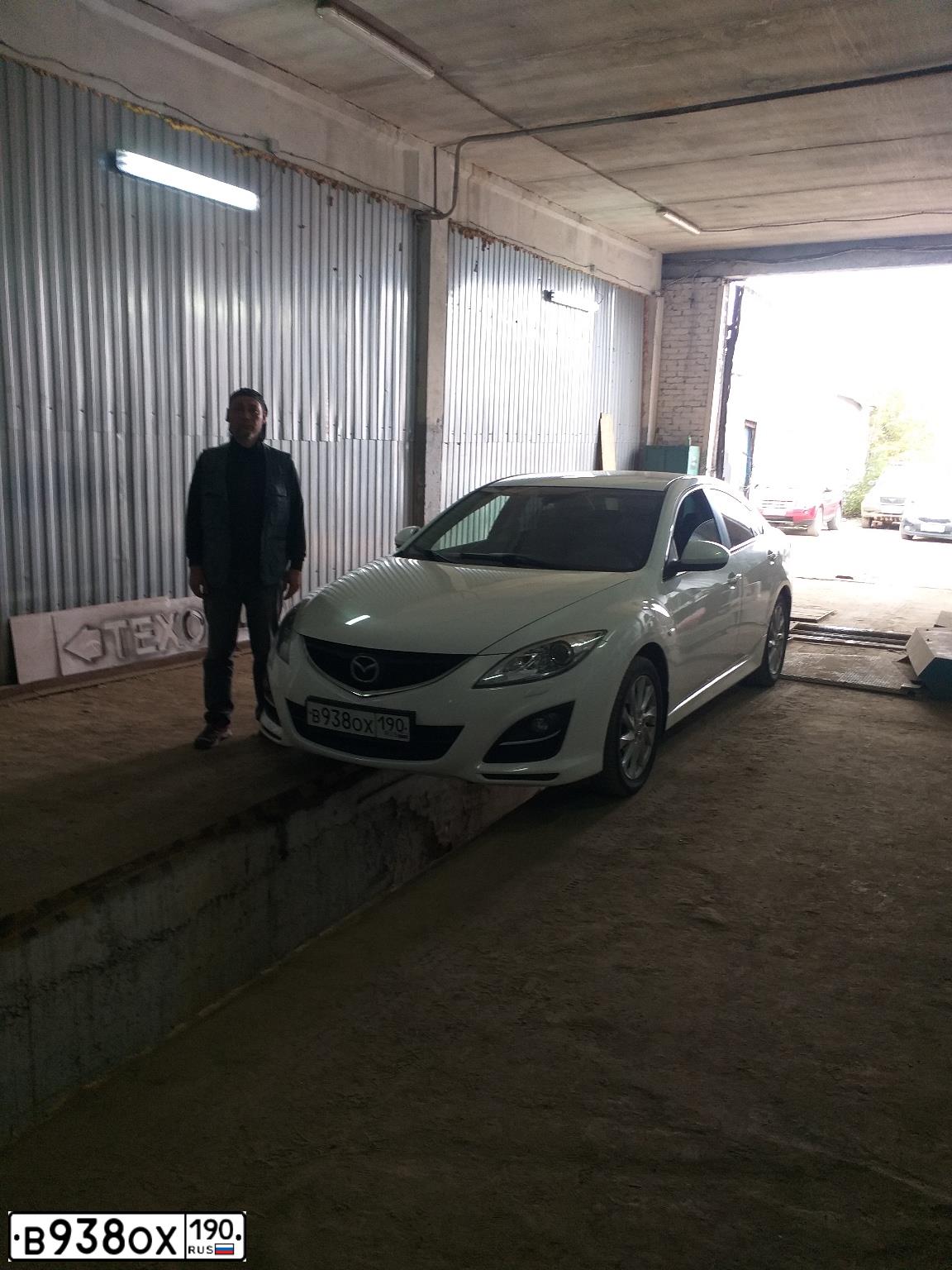 Фото автомобиля MAZDA 6, 2011 — госномер В938ОХ190. Цвет: Белый