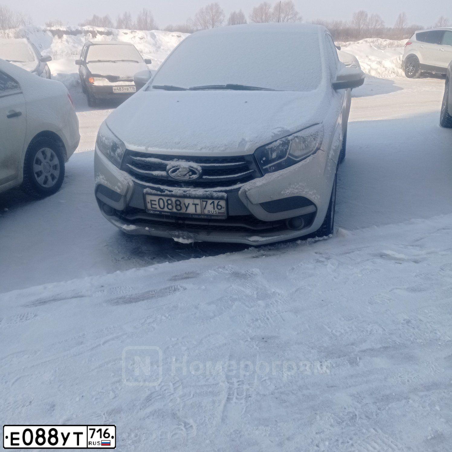 Фото автомобиля LADA XRAY, 2020 — госномер Е088УТ716. Цвет: СЕРЫЙ