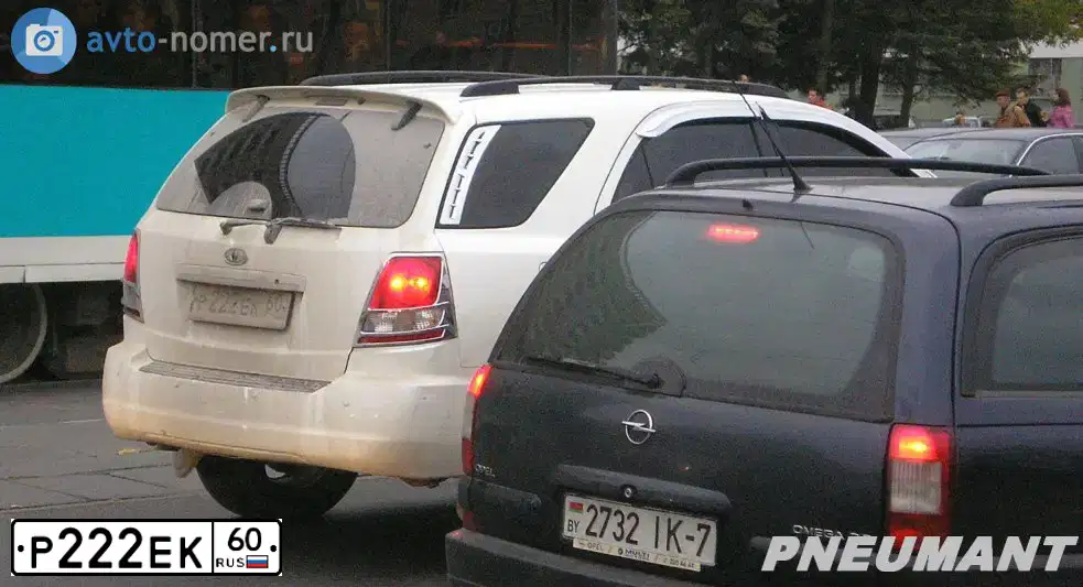 Фото автомобиля KIA SORENTO, 2005 — госномер Р222ЕК60. Цвет: БЕЛЫЙ