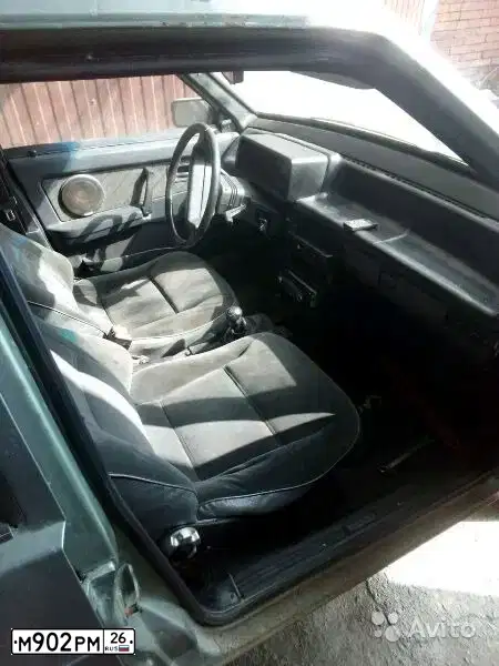 Фото автомобиля LADA 2109 SAMARA, 1992 — госномер М902РМ26. Цвет: ВАЛЮТА