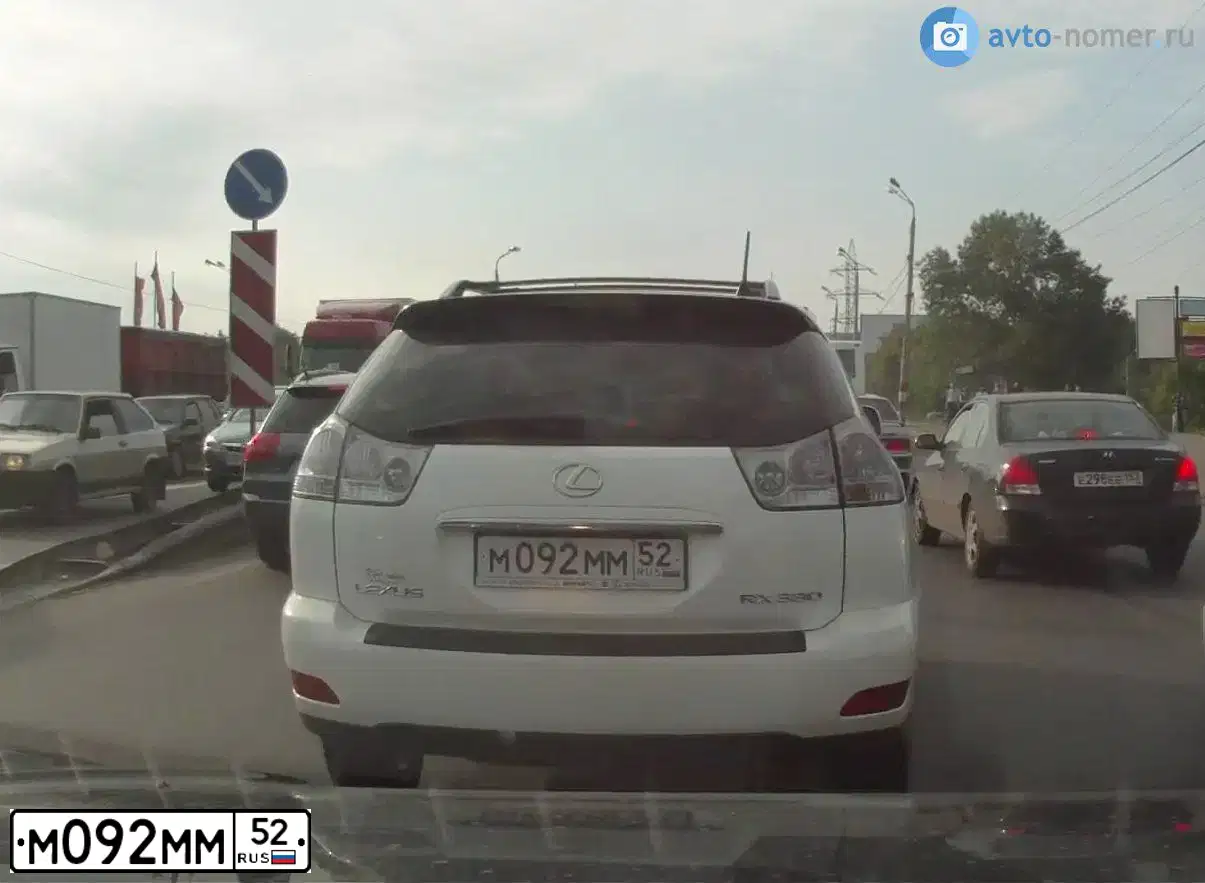 Фото автомобиля LEXUS RX, 2005 — госномер М092ММ52. Цвет: БЕЛЫЙ