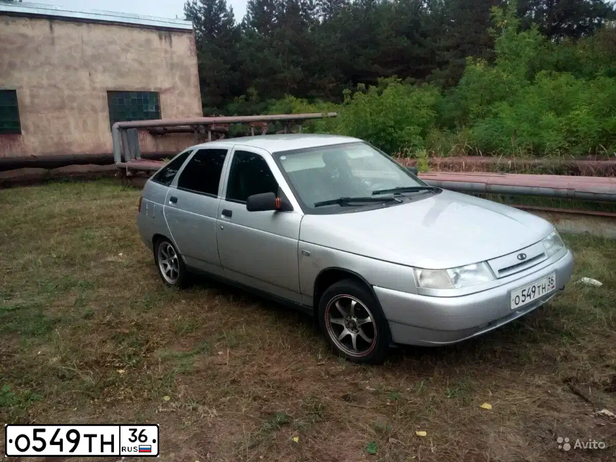 Фото автомобиля LADA 2112, 2006 — госномер Х635ВМ31