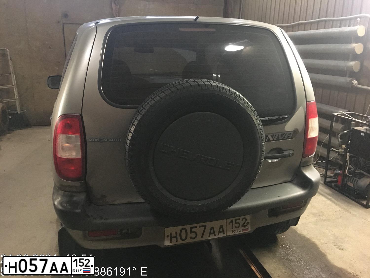 Фото автомобиля CHEVROLET NIVA, 2007 — госномер Н057АА152. Цвет: СЕРО-КОРИЧНЕВЫЙ