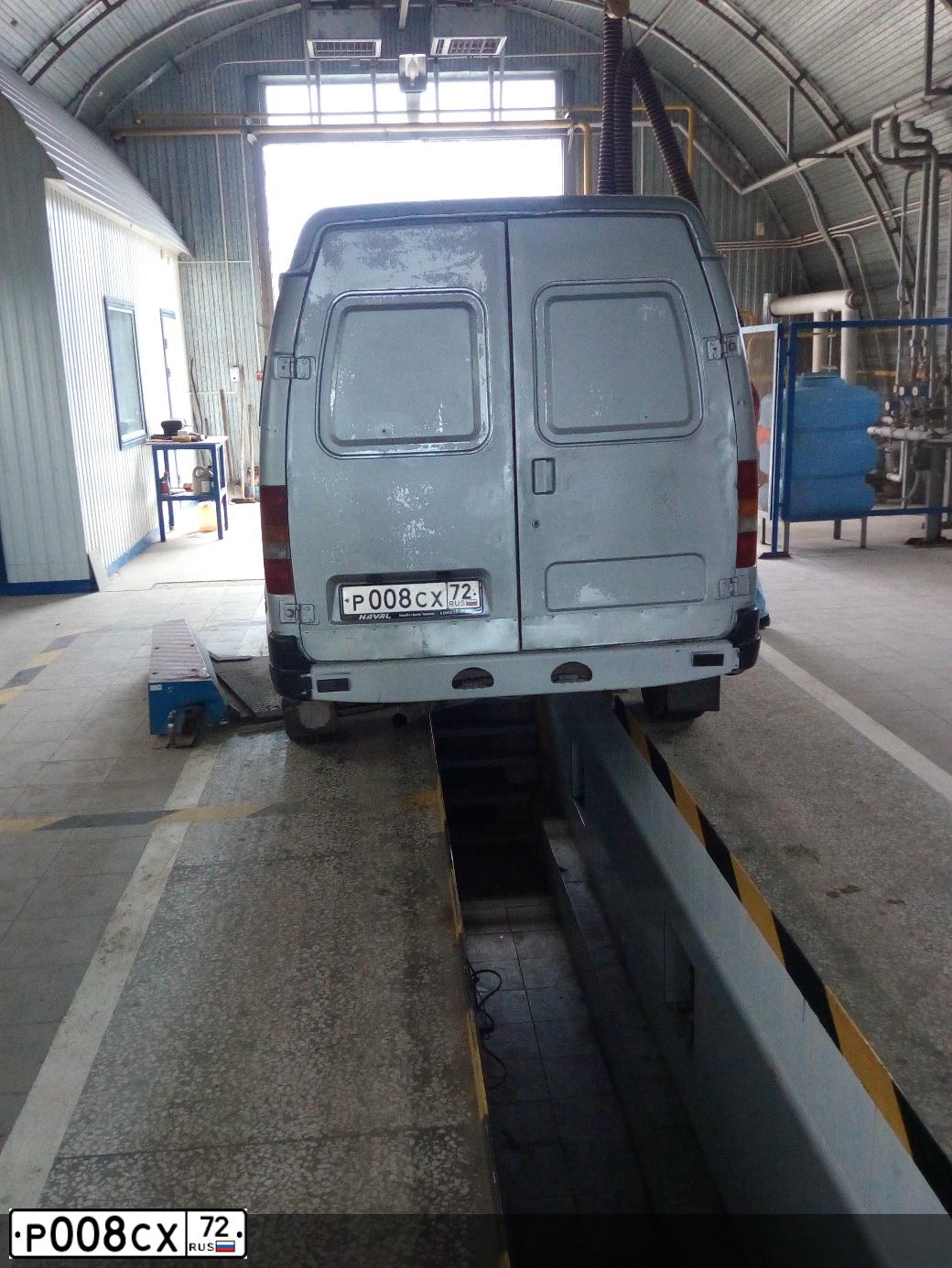 Фото автомобиля GAZ 2752 SOBOL, 2005 — госномер Р008СХ72. Цвет: БУРАН