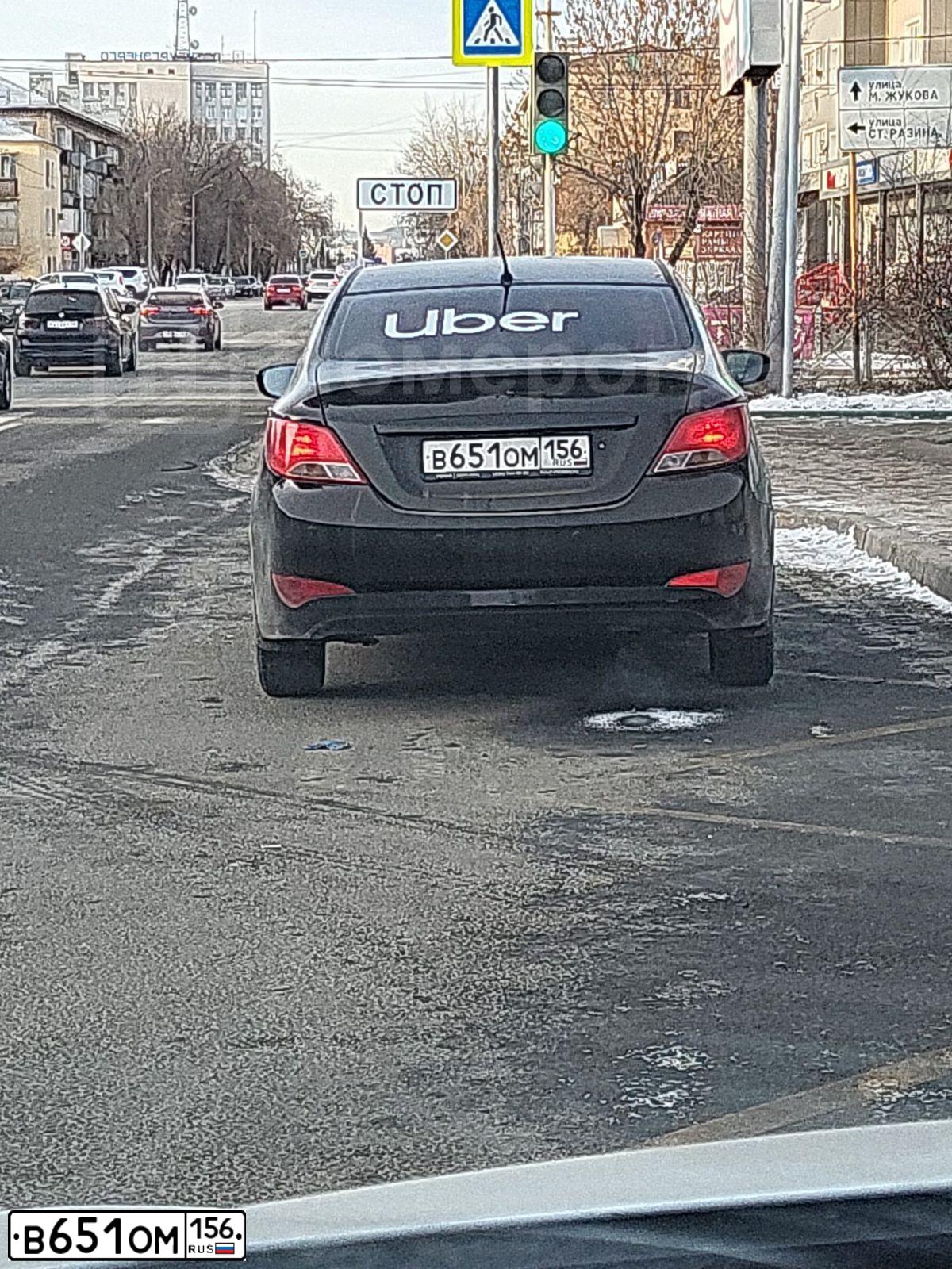 Фото автомобиля HYUNDAI SOLARIS, 2014 — госномер В651ОМ156. Цвет: БЕЛЫЙ ЖЕЛТЫЙ СЕРЫЙ