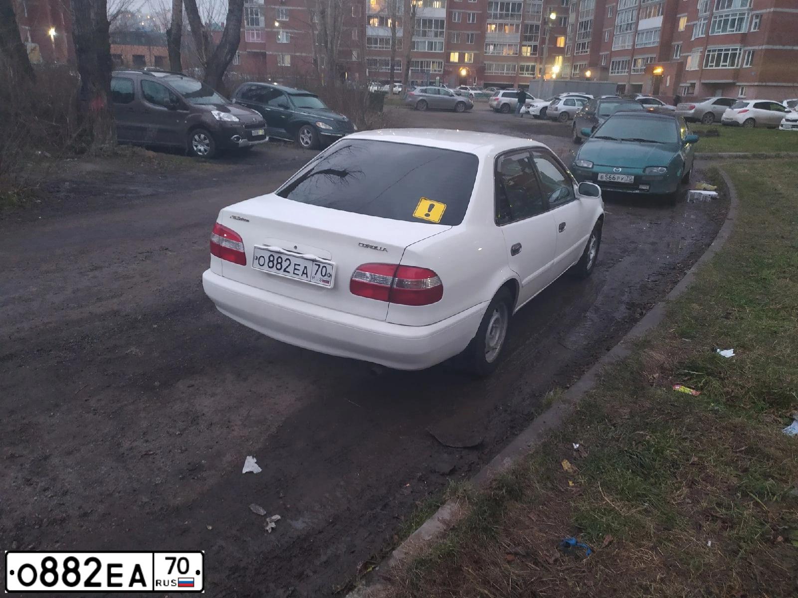Фото автомобиля TOYOTA COROLLA, 2000 — госномер Х852НМ142