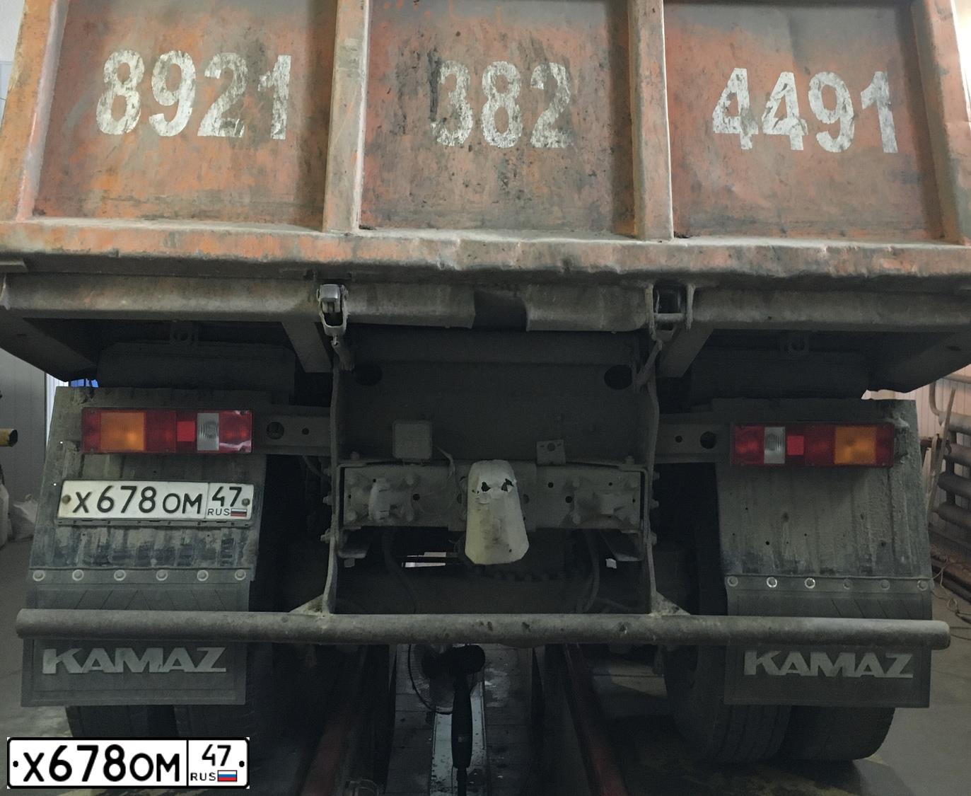 Фото автомобиля KAMAZ Z 65115 6X4, 2006 — госномер Х678ОМ47. Цвет: ОРАНЖЕВЫЙ