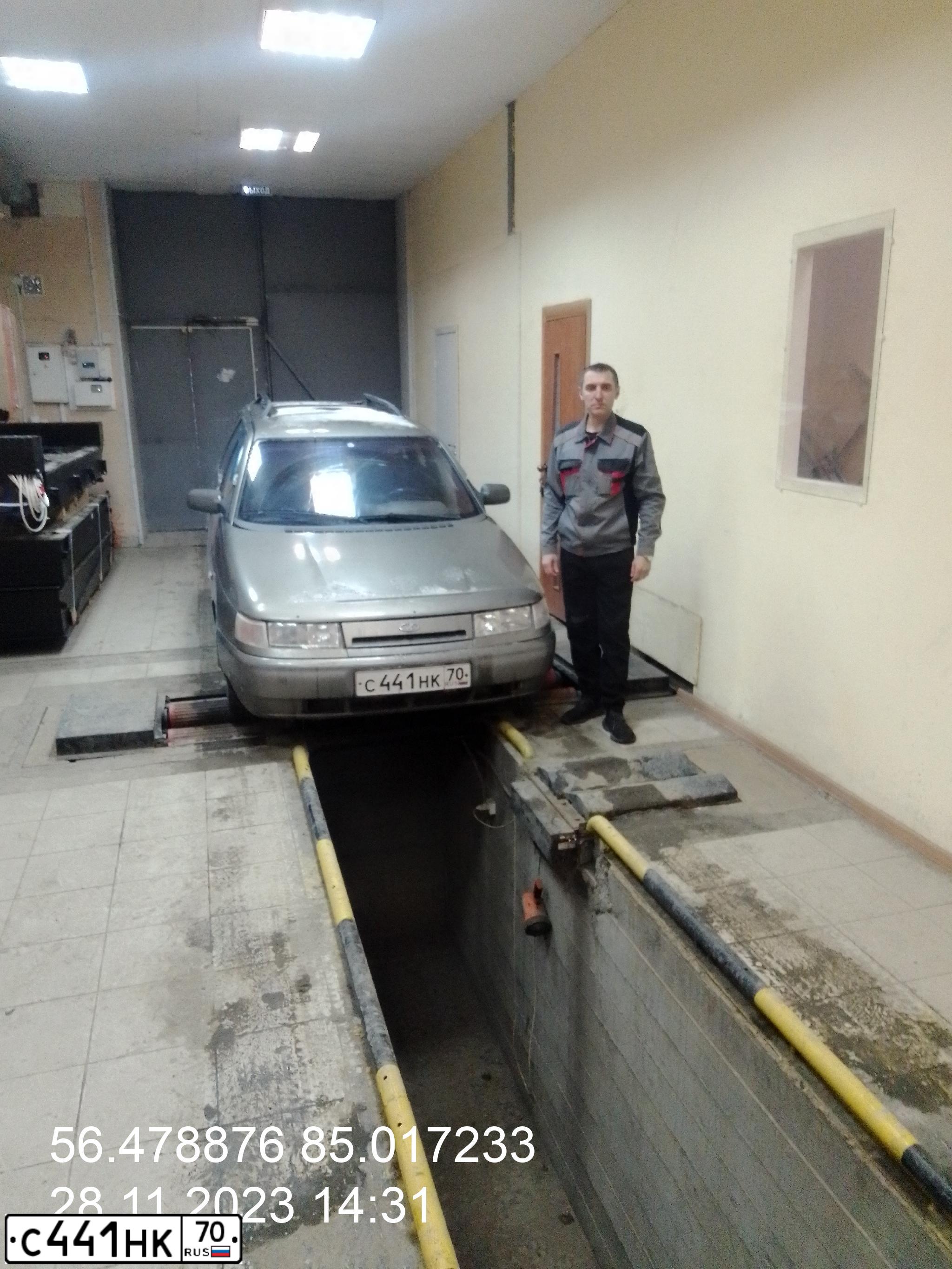 Фото автомобиля LADA 2111, 1999 — госномер У609НО63. Цвет: СЕРО-ЗЕЛЕНЫЙ