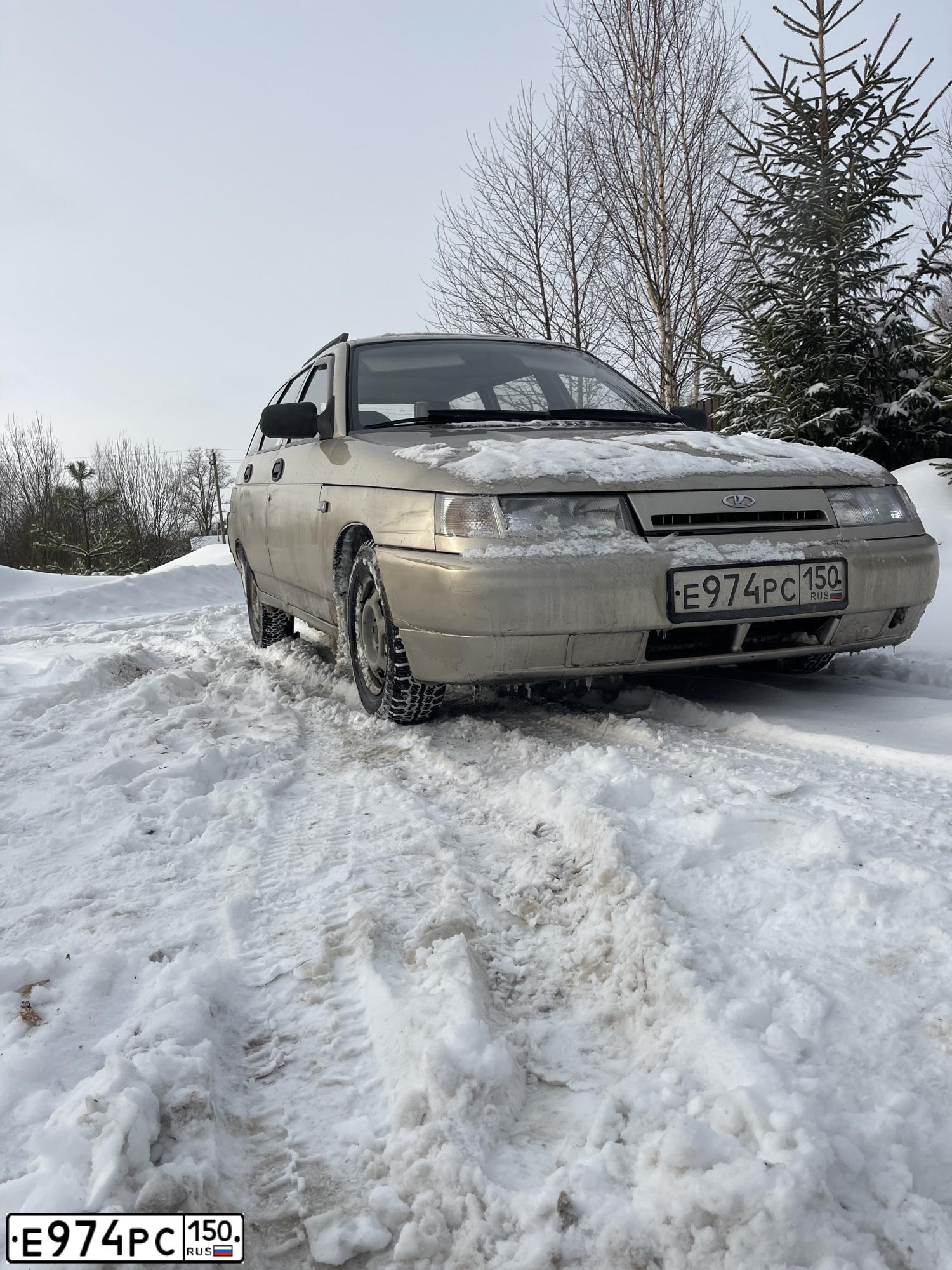 Фото автомобиля LADA 2105, 1988 — госномер Х526АР50. Цвет: КРАСНЫЙ