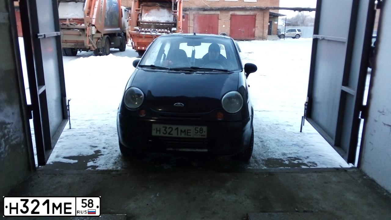 Фото автомобиля DAEWOO MATIZ, 2010 — госномер Н321МЕ58. Цвет: БЛЕДНО-ЧЕРНЫЙ