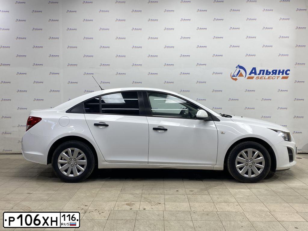 Фото автомобиля CHEVROLET CRUZE, 2012 — госномер Н451ОТ21. Цвет: Белый