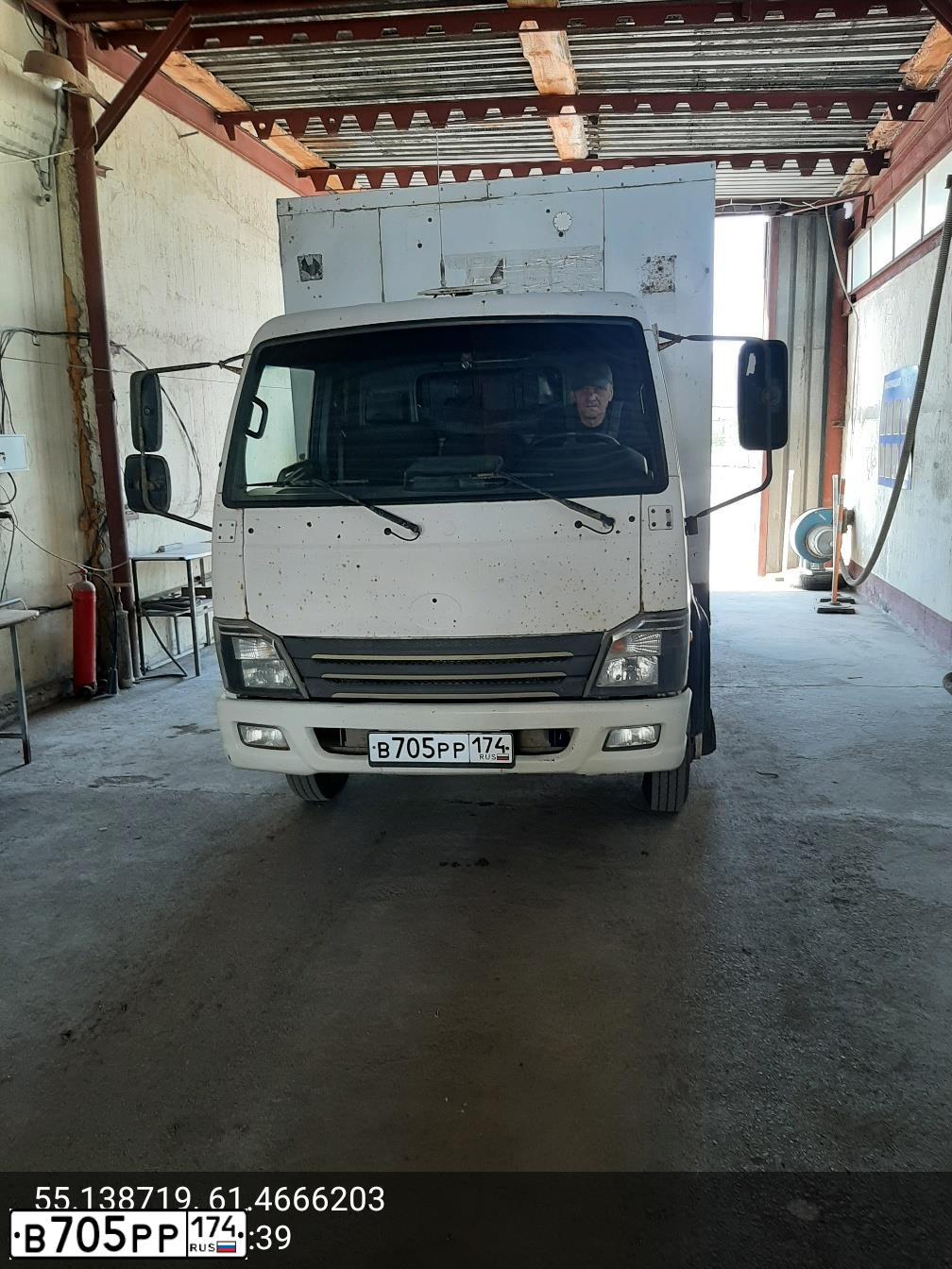 Фото автомобиля BAW TONIK, 2013 — госномер В705РР174. Цвет: БЕЛЫЙ