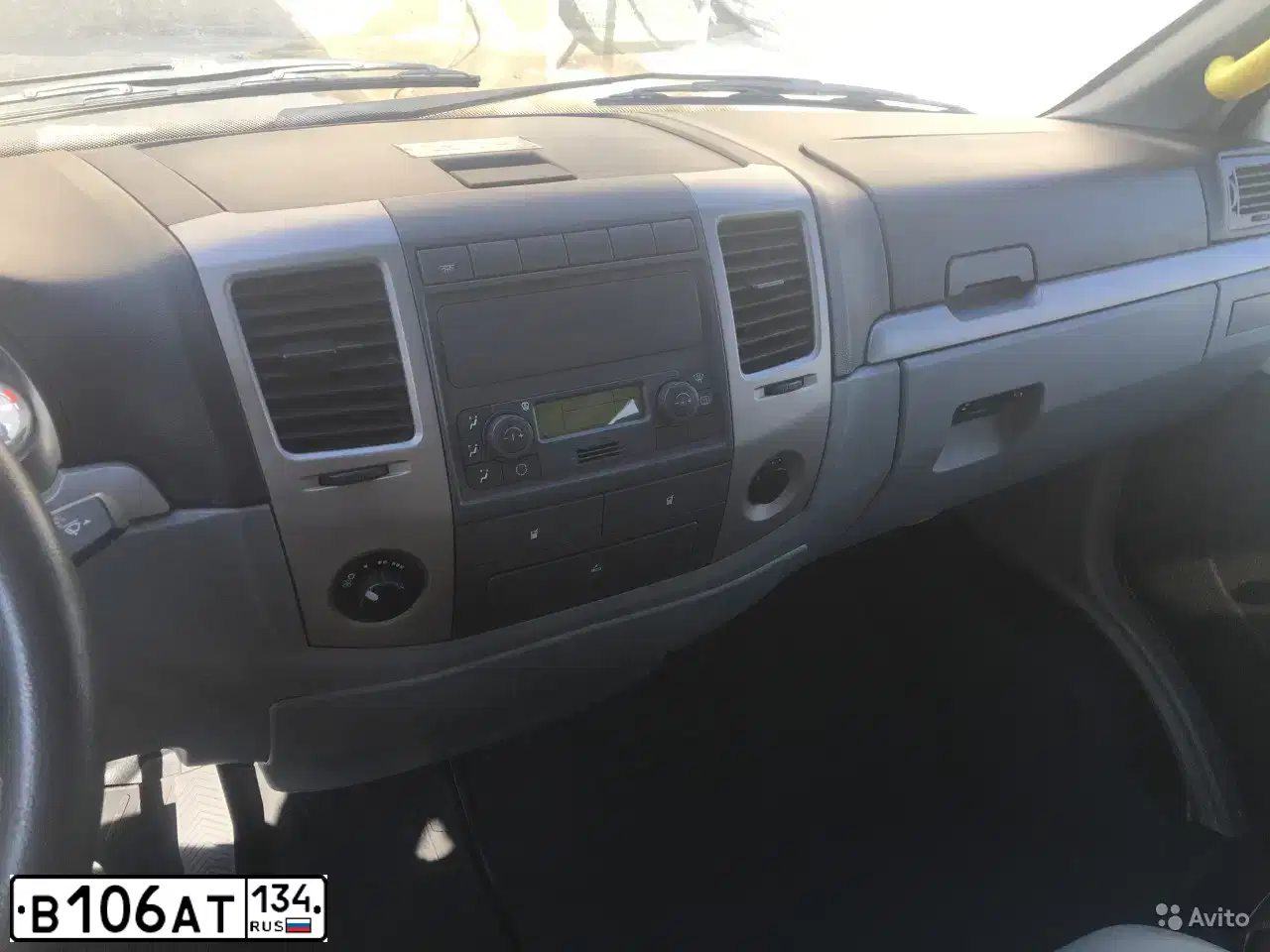 Фото автомобиля GAZ Z 3221 GAZEL, 2014 — госномер В085ЕН136. Цвет: Белый