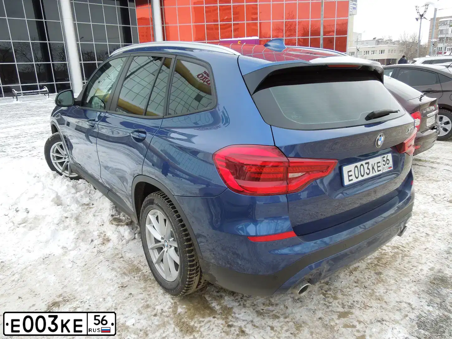 Фото автомобиля BMW X3, 2017 — госномер Х731АА763. Цвет: синий