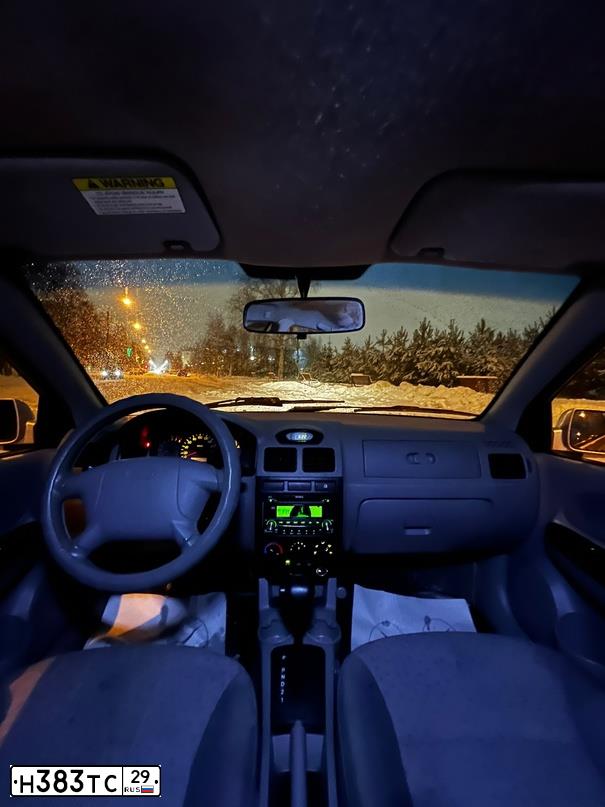 Фото автомобиля KIA RIO, 2005 — госномер О852УК29. Цвет: СВЕТЛО-СЕРЫЙ