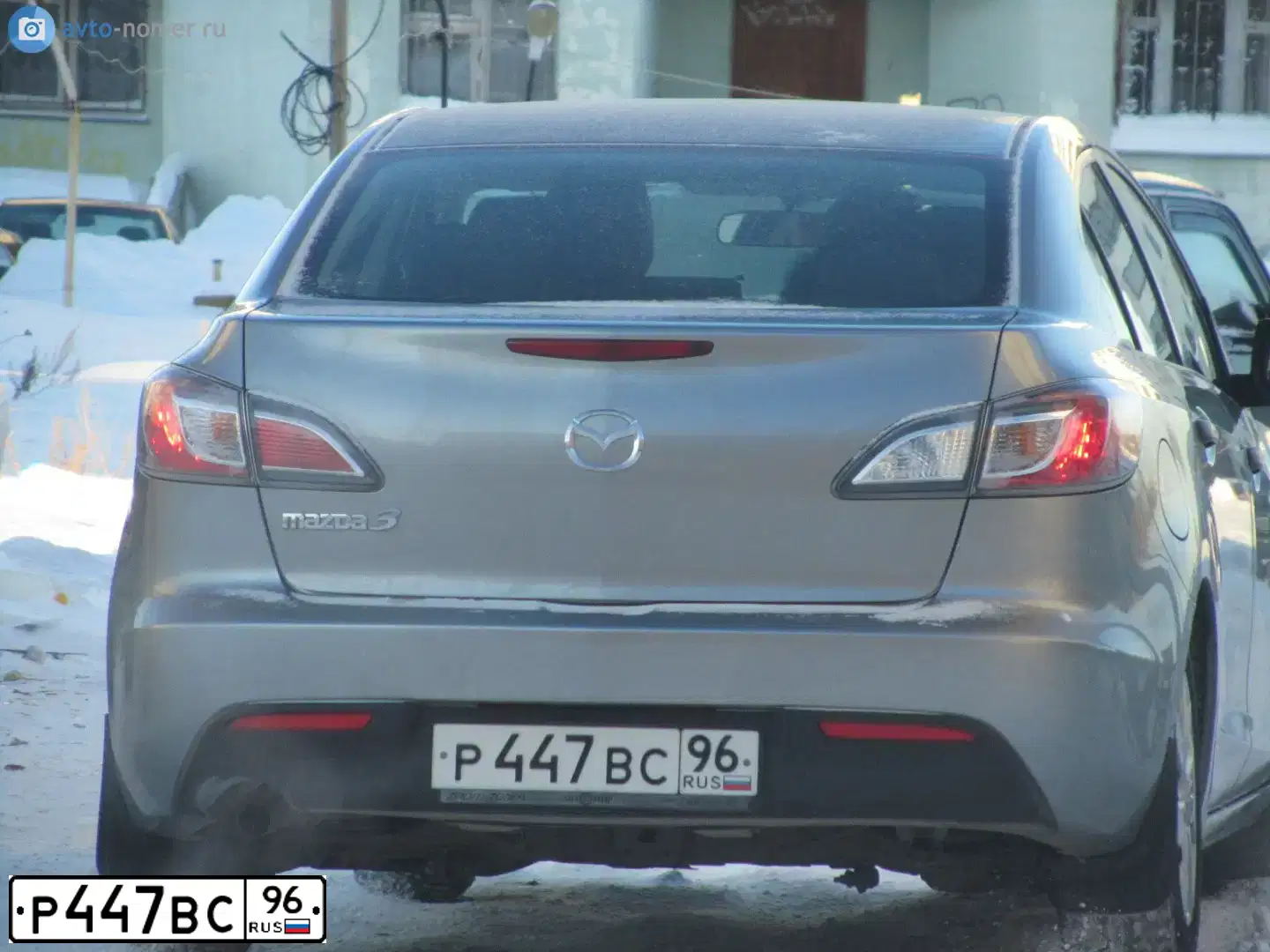 Фото автомобиля MAZDA 3, 2010 — госномер Х847ЕТ96. Цвет: СВЕТЛО-СЕРЫЙ