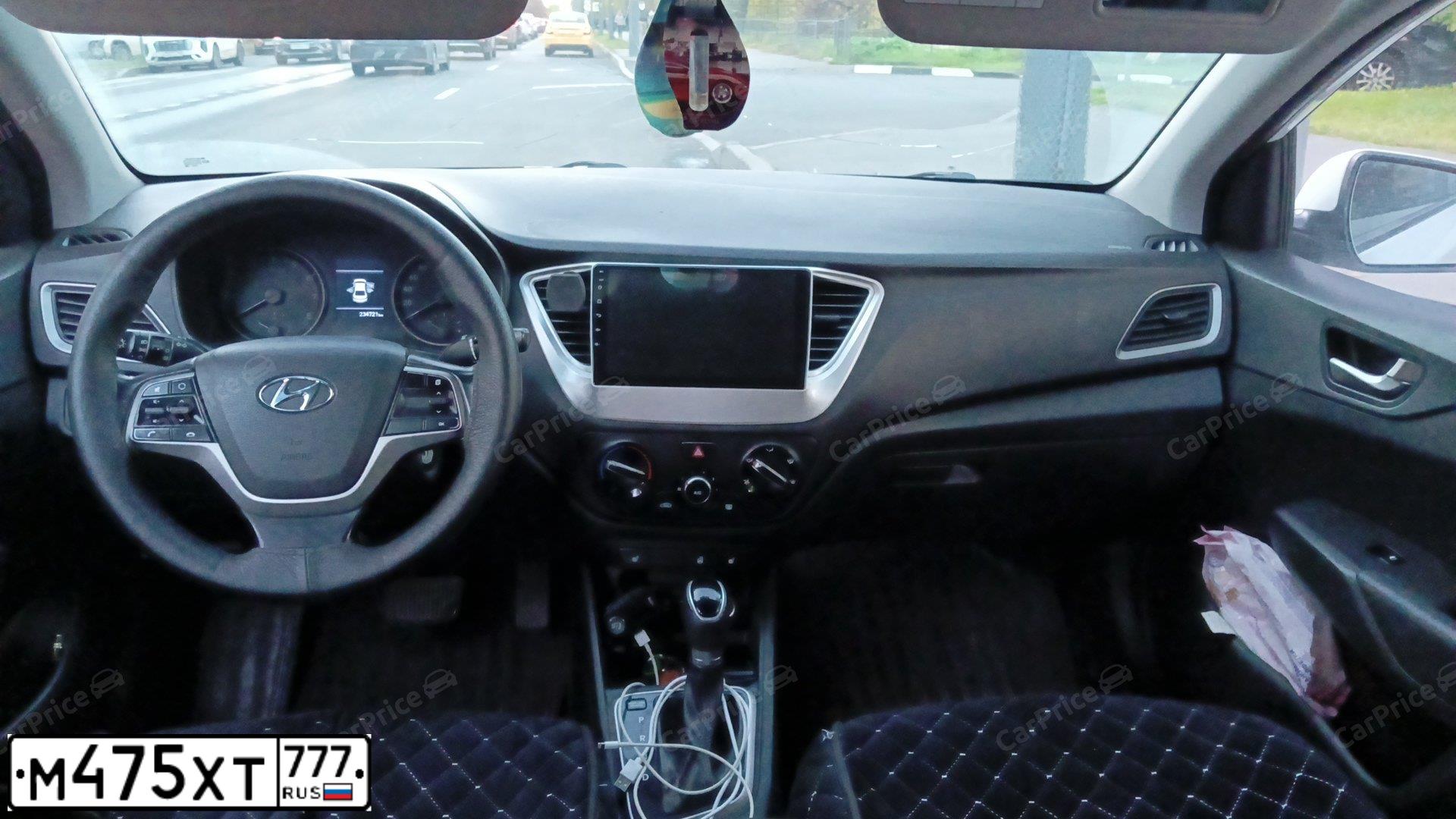 Фото автомобиля HYUNDAI SOLARIS, 2017 — госномер Т312ХТ198. Цвет: Белый