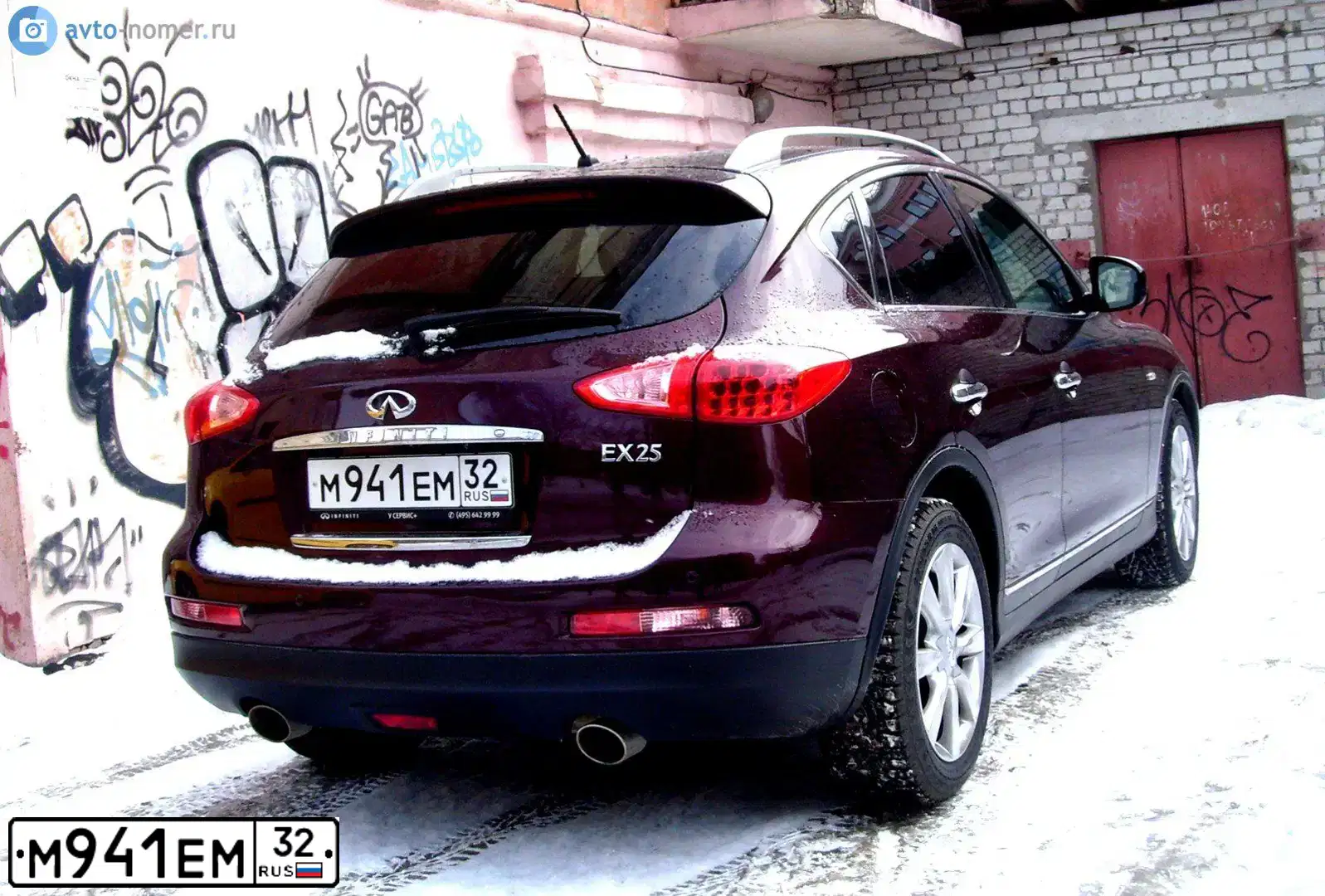 Фото автомобиля INFINITI QX50 /EX/, 2011 — госномер М941ЕМ32. Цвет: ТЕМНО-БОРДОВЫЙ