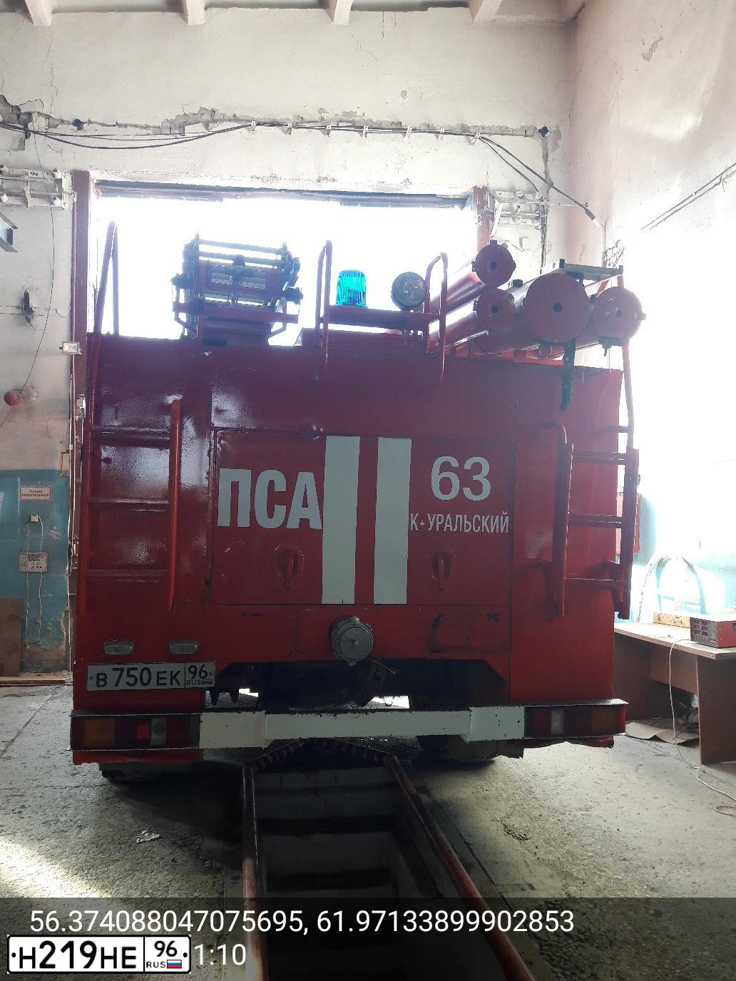 Фото автомобиля URAL 5557 /6X6/, 2004 — госномер Н219НЕ96. Цвет: ЦВ СХ А6 ПО ГОСТ Р 50574-2019