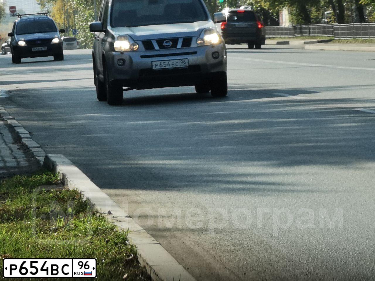 Фото автомобиля NISSAN X-TRAIL, 2010 — госномер Н535ВР196. Цвет: СЕРЕБРИСТЫЙ
