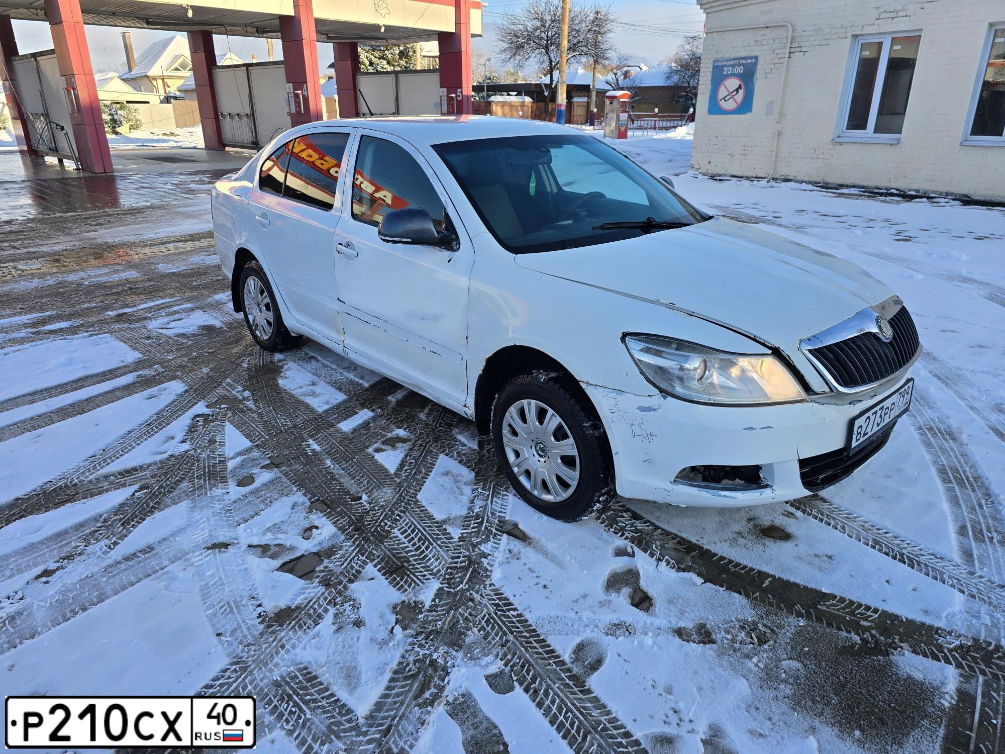 Фото автомобиля SKODA OCTAVIA, 2012 — госномер Р572ТЕ33. Цвет: Белый