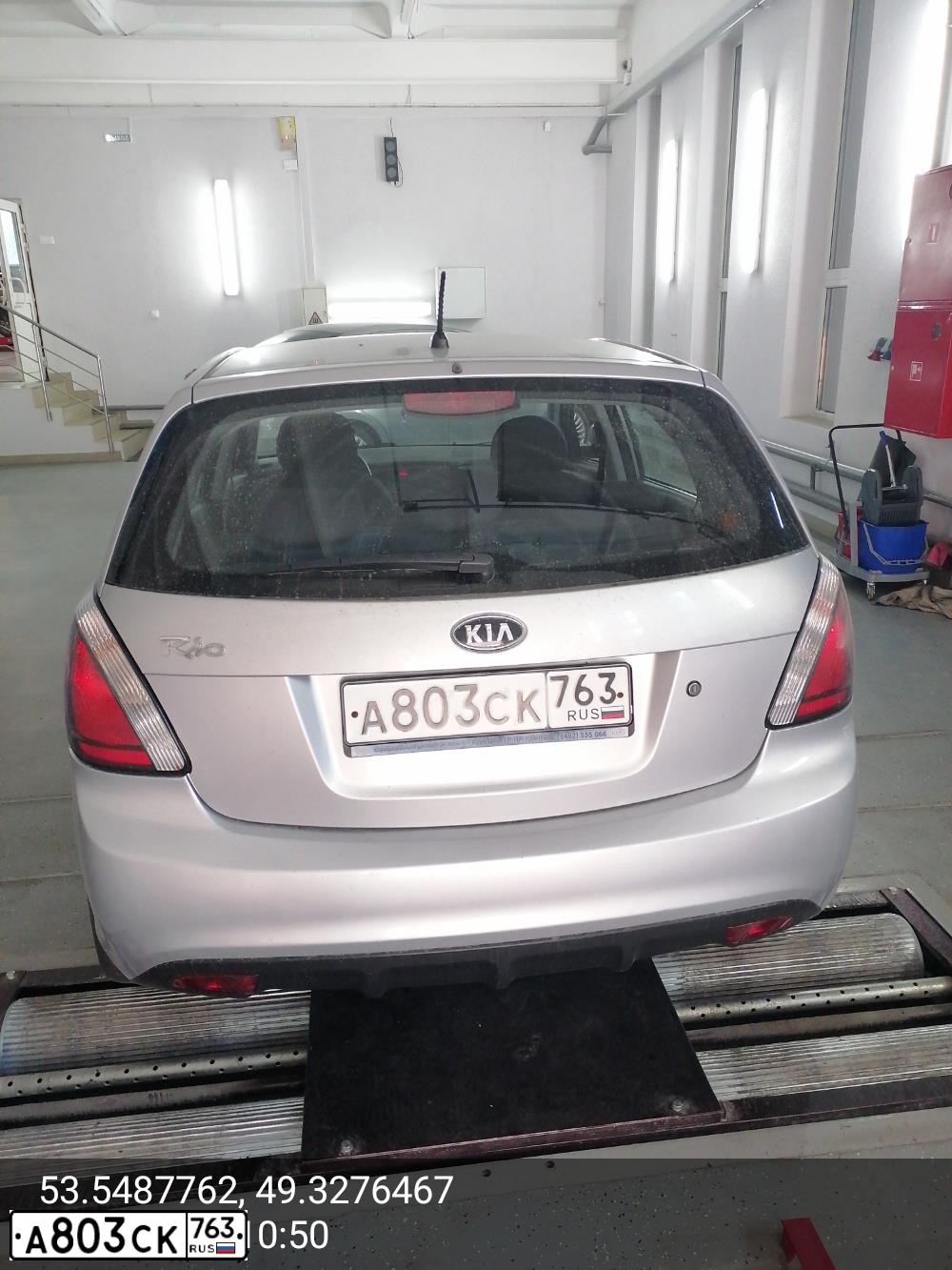 Фото автомобиля KIA RIO, 2011 — госномер А803СК763. Цвет: серебристый