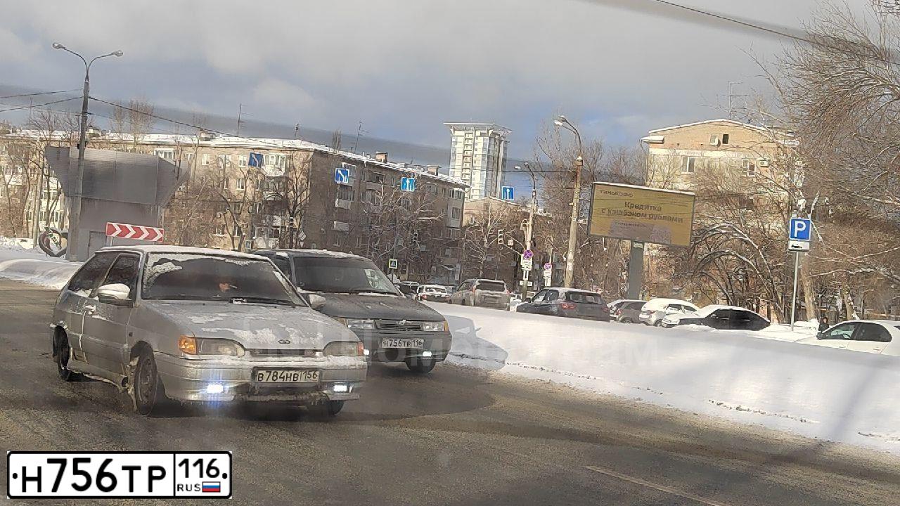 Фото автомобиля LADA 2112, 2006 — госномер М112МХ763. Цвет: С. СЕРО-ЗЕЛЕНЫЙ МЕТАЛЛ