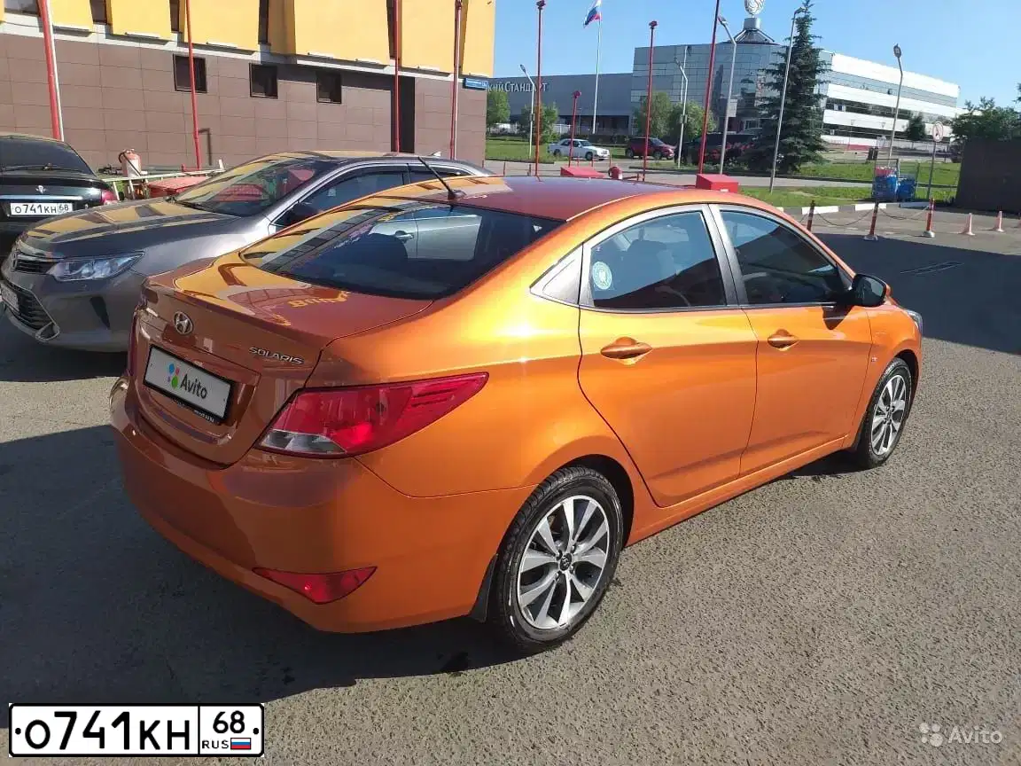 Фото автомобиля VOLKSWAGEN POLO, 2018 — госномер Р494НР68. Цвет: ЯРКО-СИНИЙ